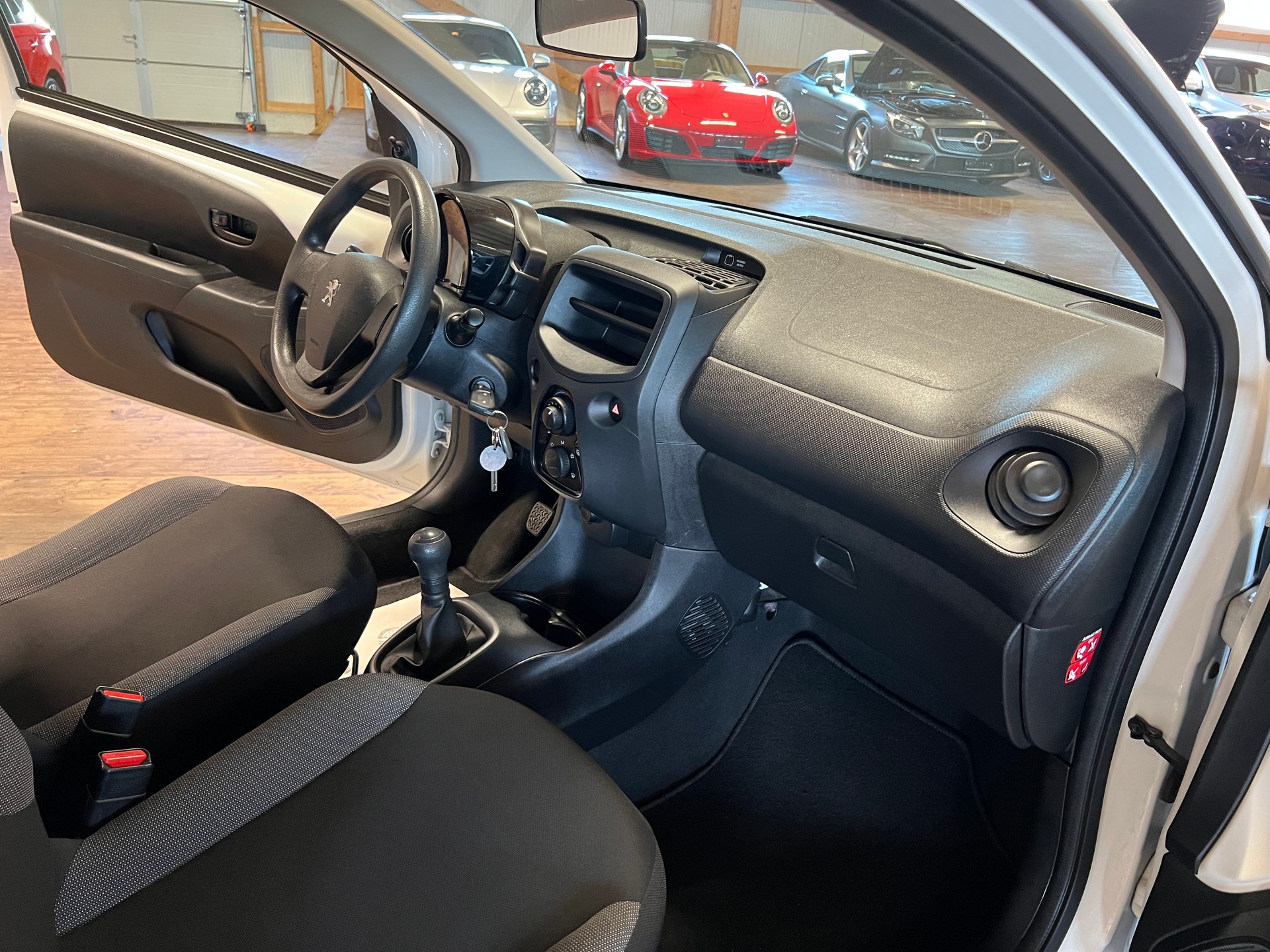 PEUGEOT 108 1.0 VTi Like-image-11