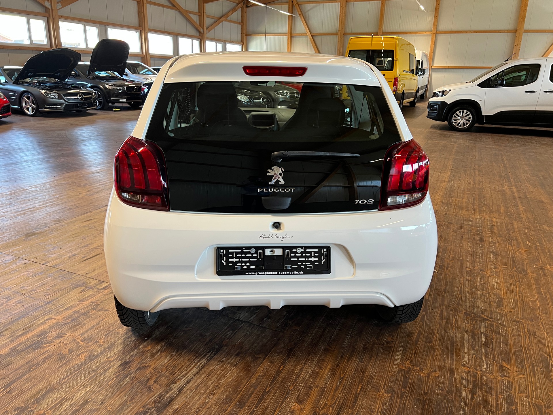 PEUGEOT 108 1.0 VTi Like-image-5
