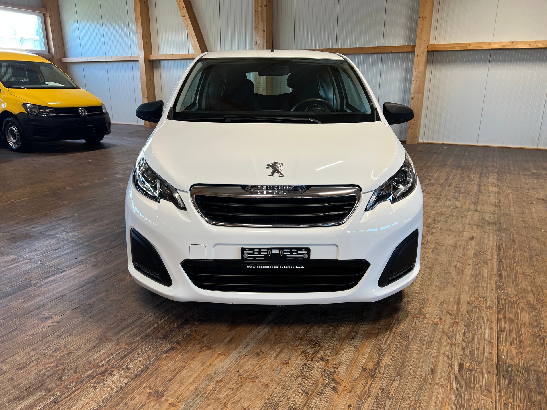 PEUGEOT 108 1.0 VTi Like-image-1