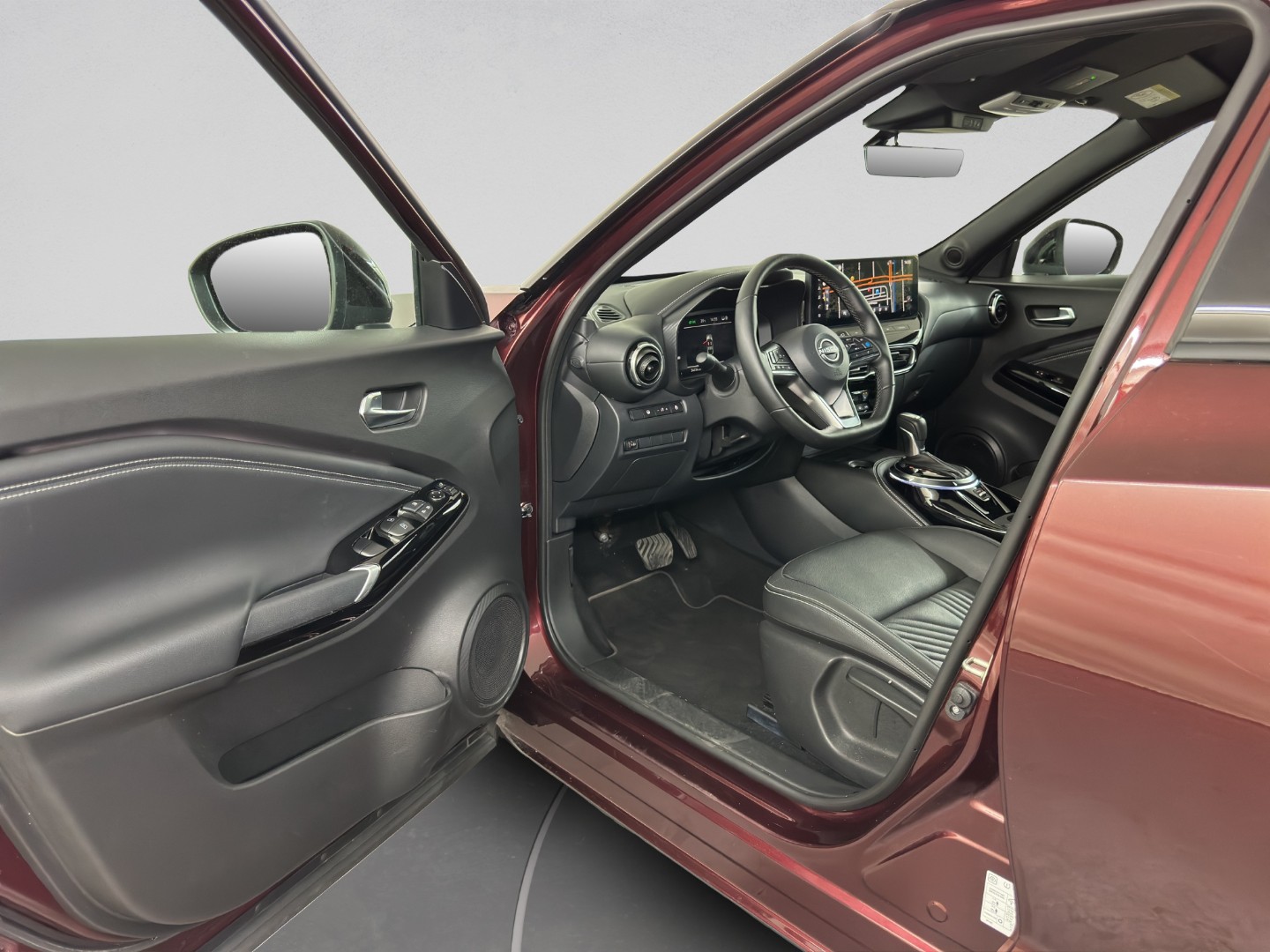 NISSAN Juke 1.6 FHEV Tekna-image-24
