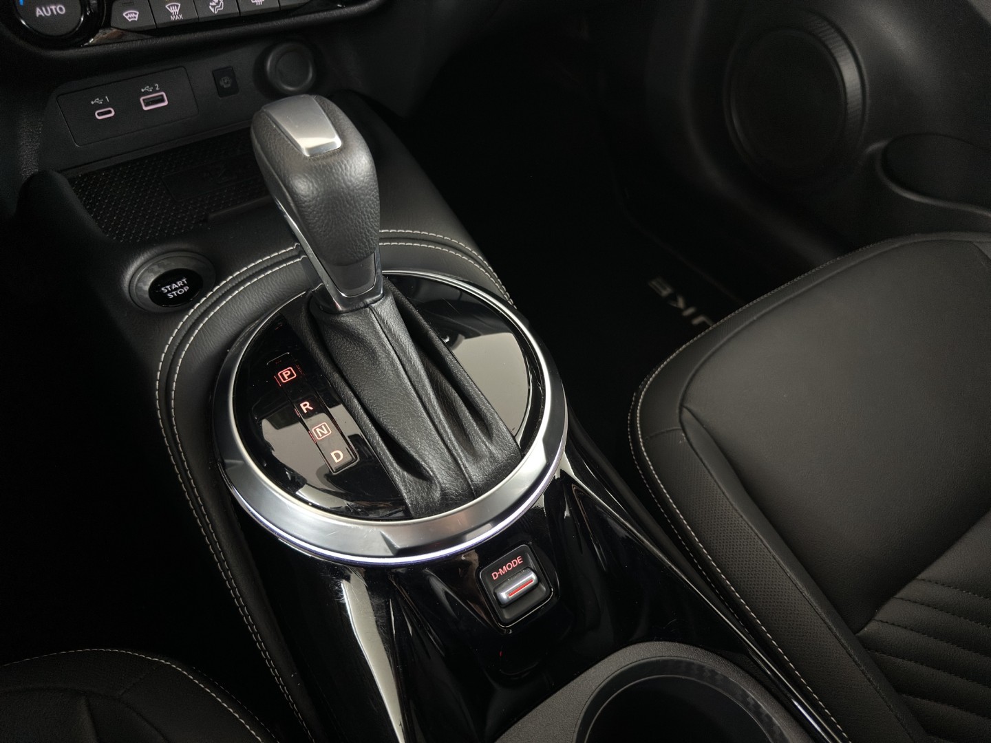 NISSAN Juke 1.6 FHEV Tekna-image-17