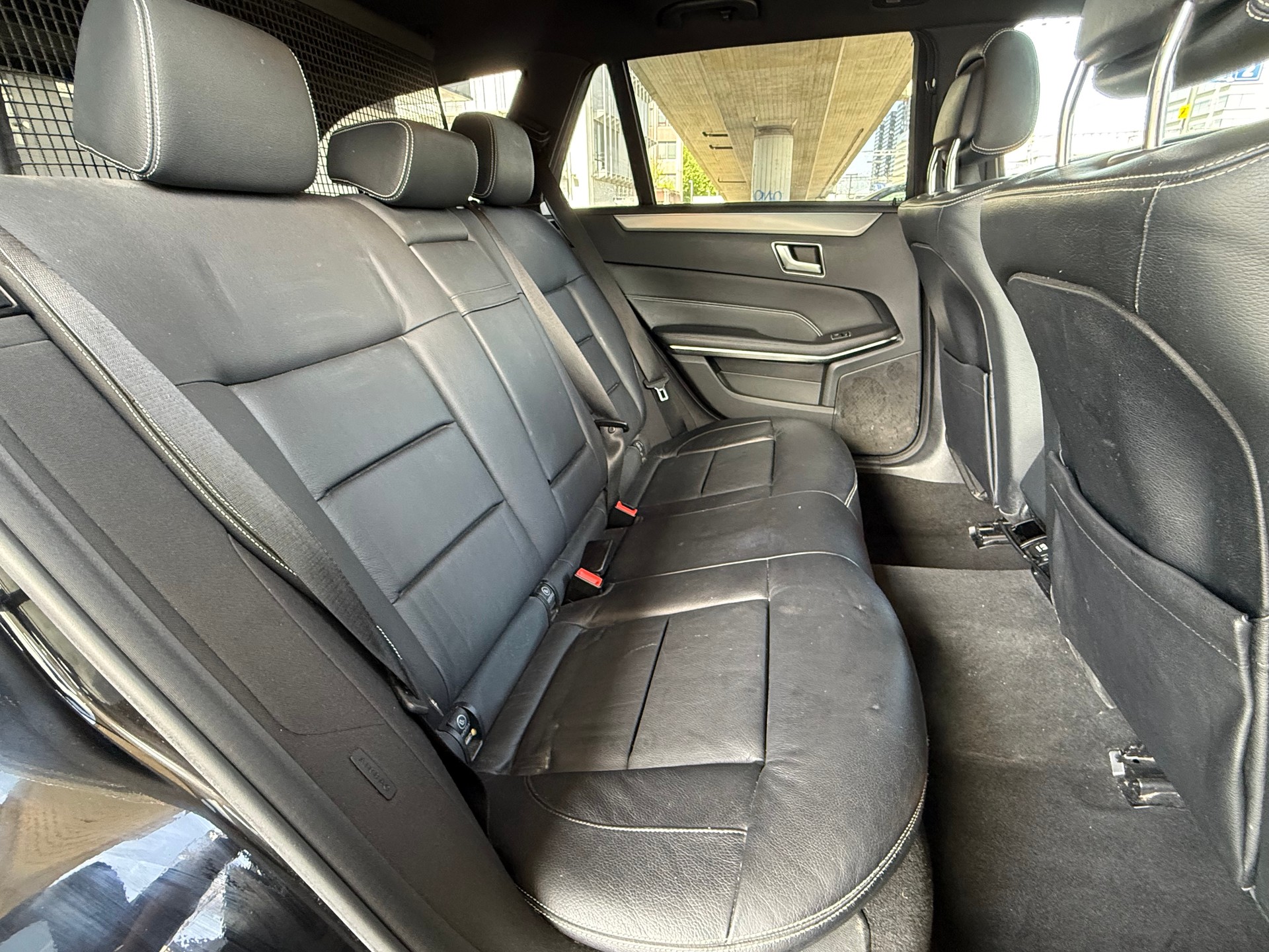 MERCEDES-BENZ E 350 BlueTEC Avantgarde 4Matic 7G-Tronic-image-14