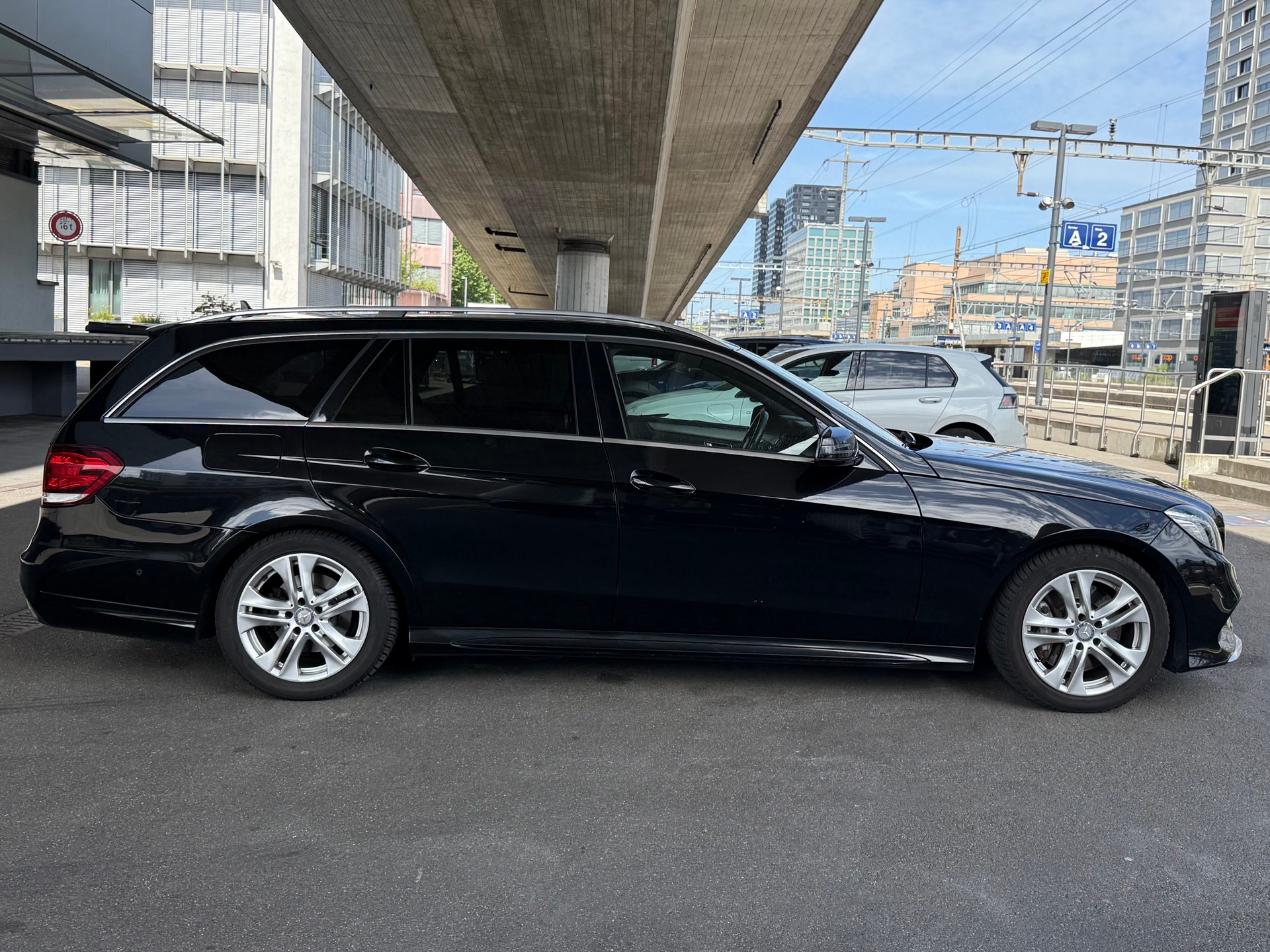 MERCEDES-BENZ E 350 BlueTEC Avantgarde 4Matic 7G-Tronic-image-3