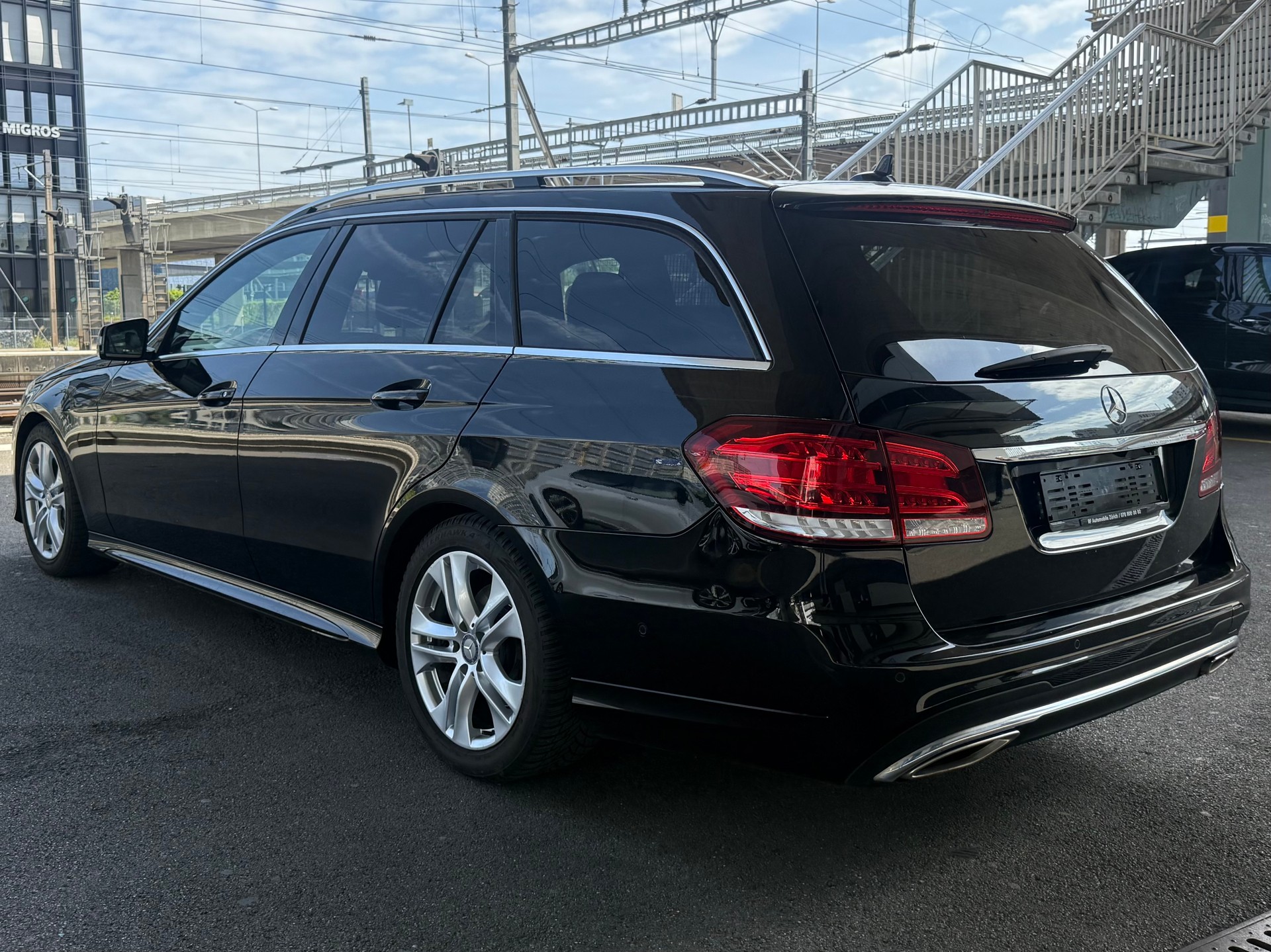 MERCEDES-BENZ E 350 BlueTEC Avantgarde 4Matic 7G-Tronic-image-7