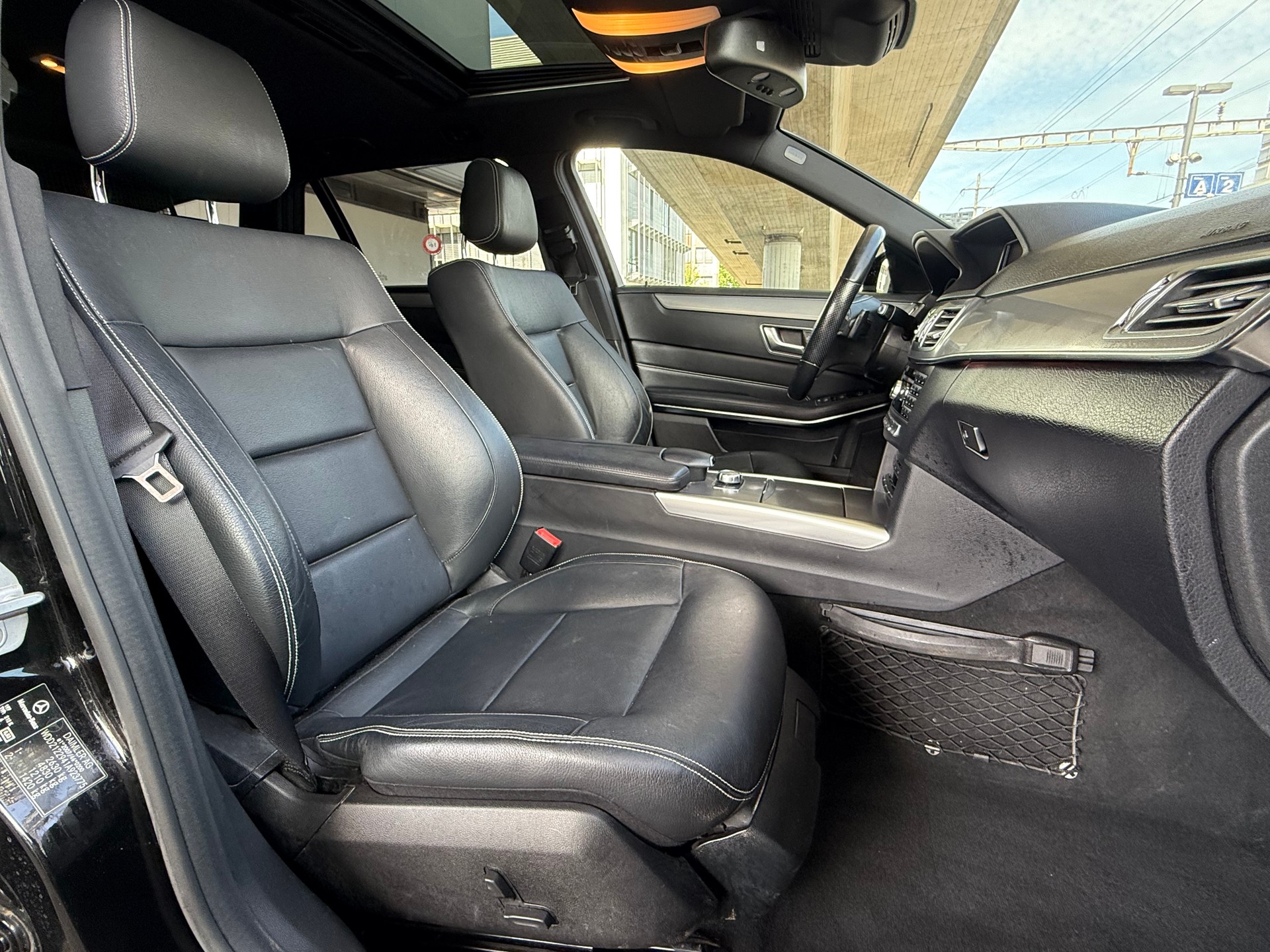 MERCEDES-BENZ E 350 BlueTEC Avantgarde 4Matic 7G-Tronic-image-12