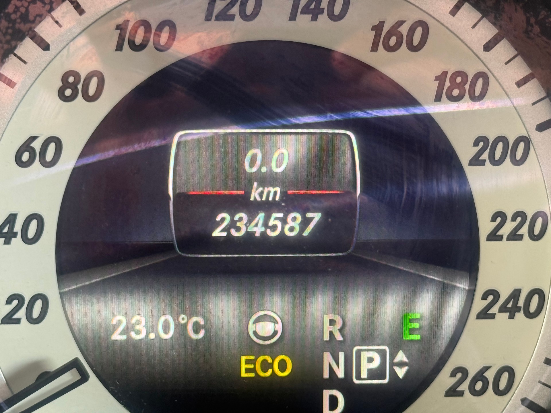 MERCEDES-BENZ E 350 BlueTEC Avantgarde 4Matic 7G-Tronic-image-15