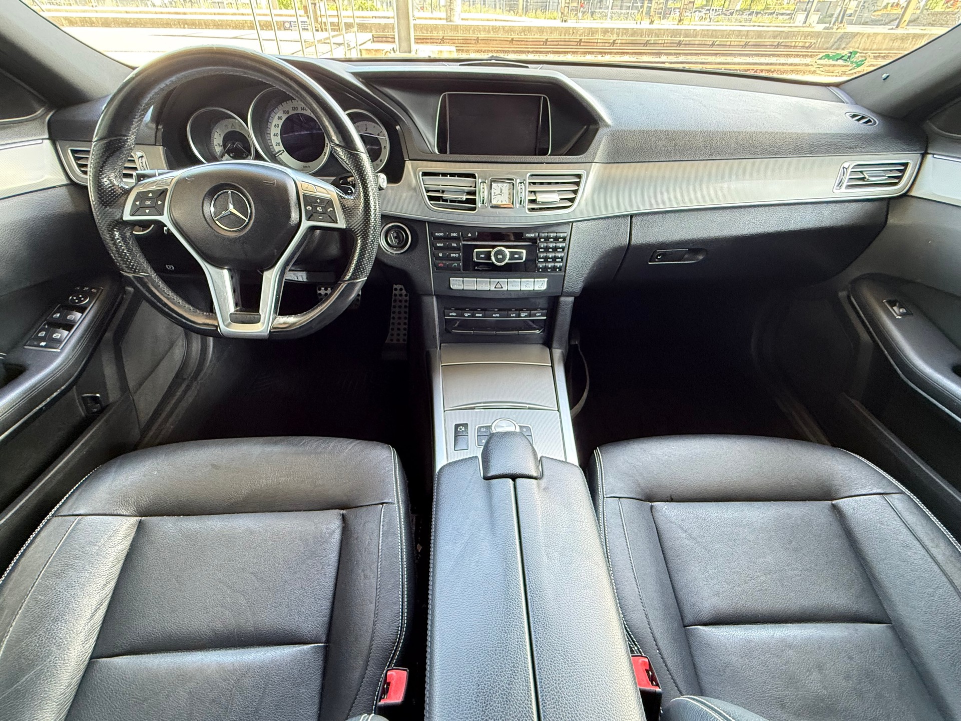 MERCEDES-BENZ E 350 BlueTEC Avantgarde 4Matic 7G-Tronic-image-9