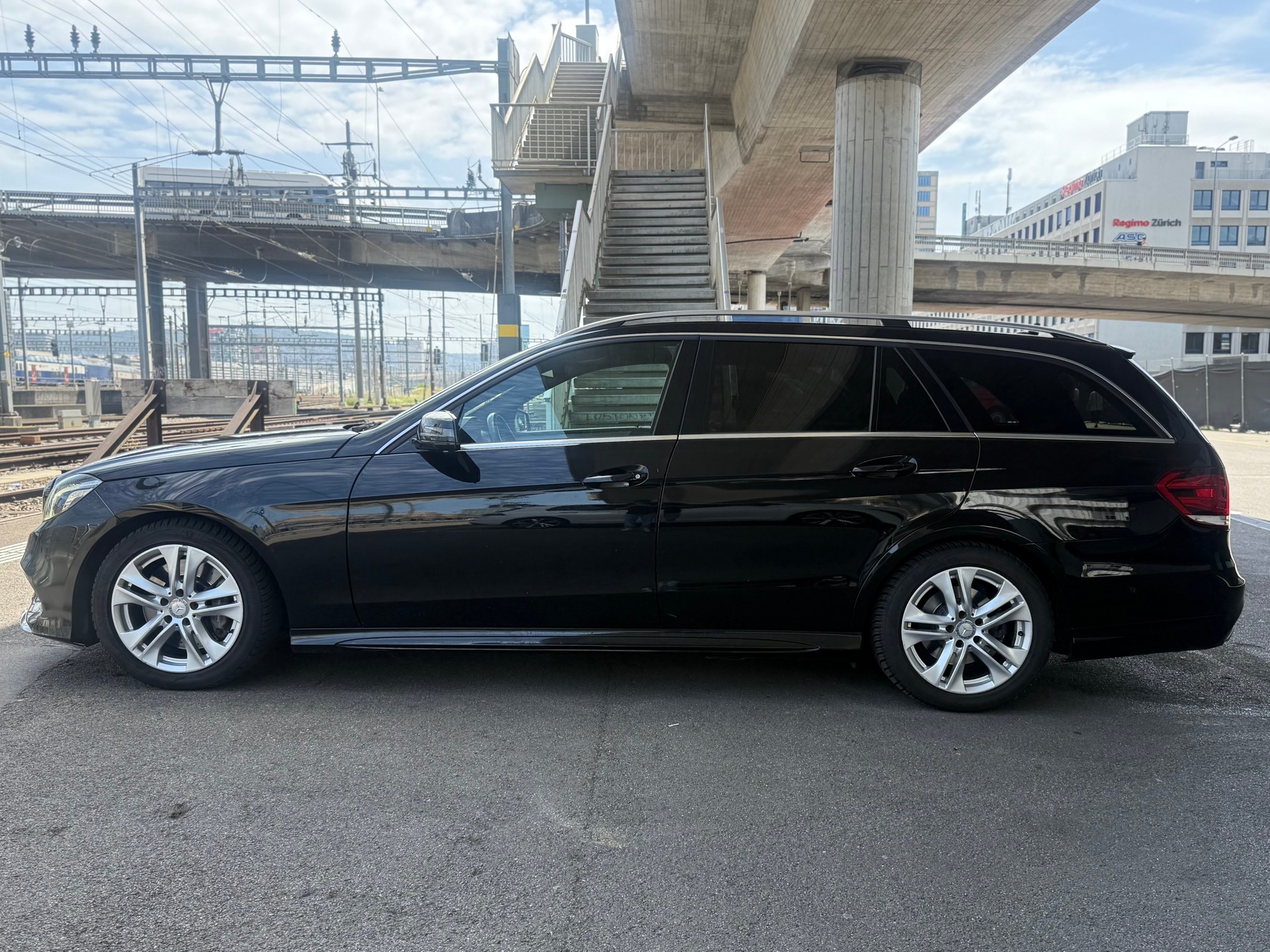 MERCEDES-BENZ E 350 BlueTEC Avantgarde 4Matic 7G-Tronic-image-4