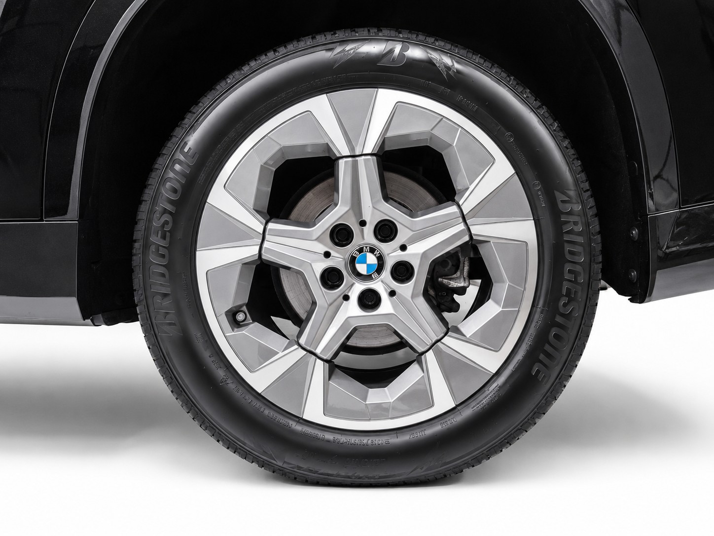 BMW X1 23d xDrive CH FAHRZEUG AUS 1. HAND-image-17