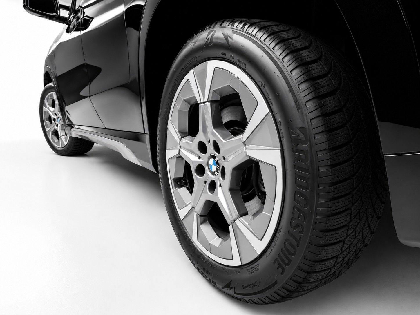 BMW X1 23d xDrive CH FAHRZEUG AUS 1. HAND-image-18