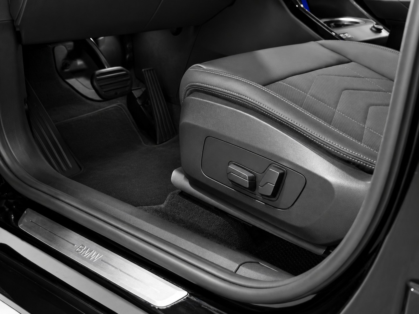 BMW X1 23d xDrive CH FAHRZEUG AUS 1. HAND-image-11