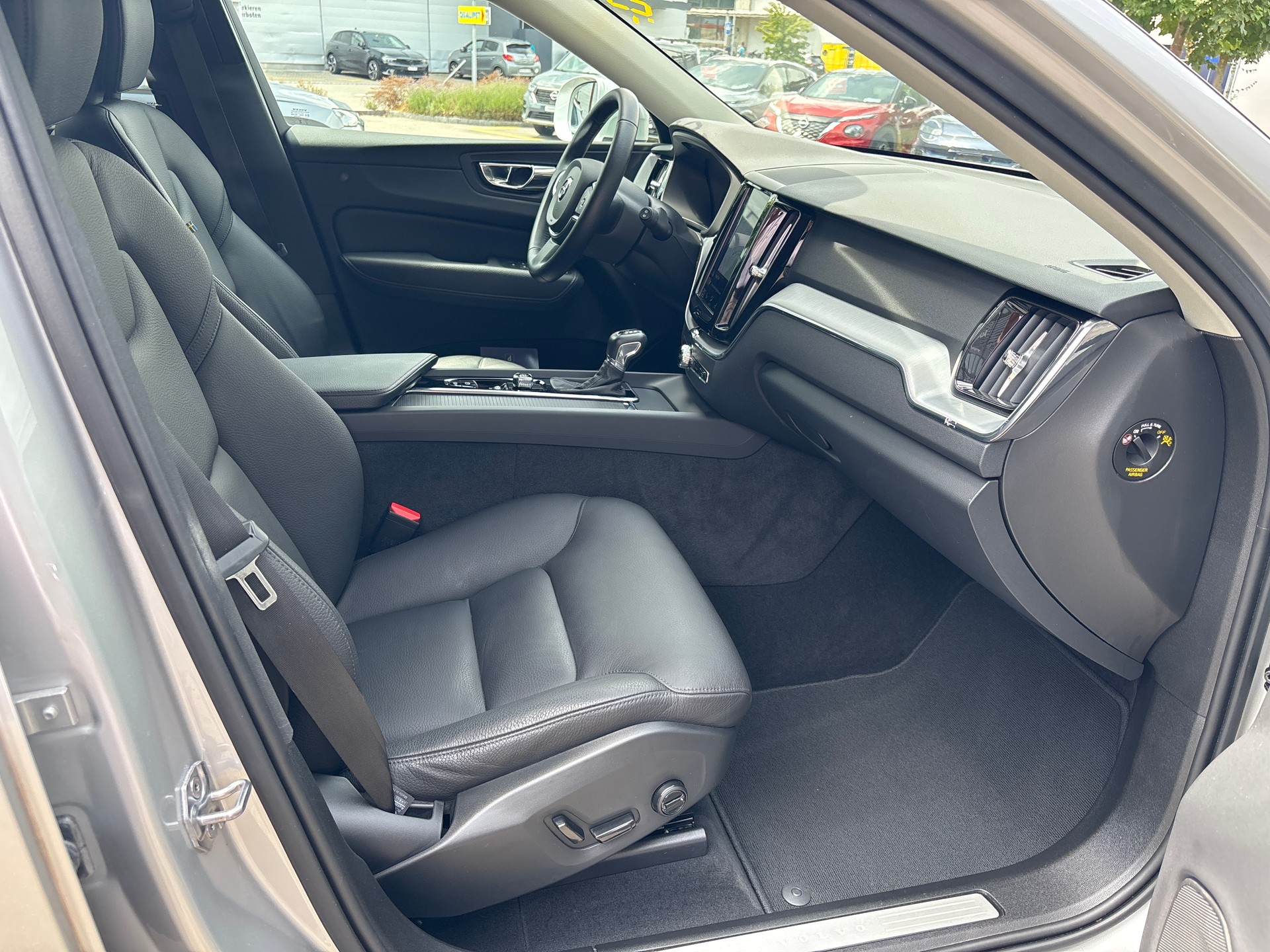 VOLVO XC60 T5 Momentum Geartronic-image-13