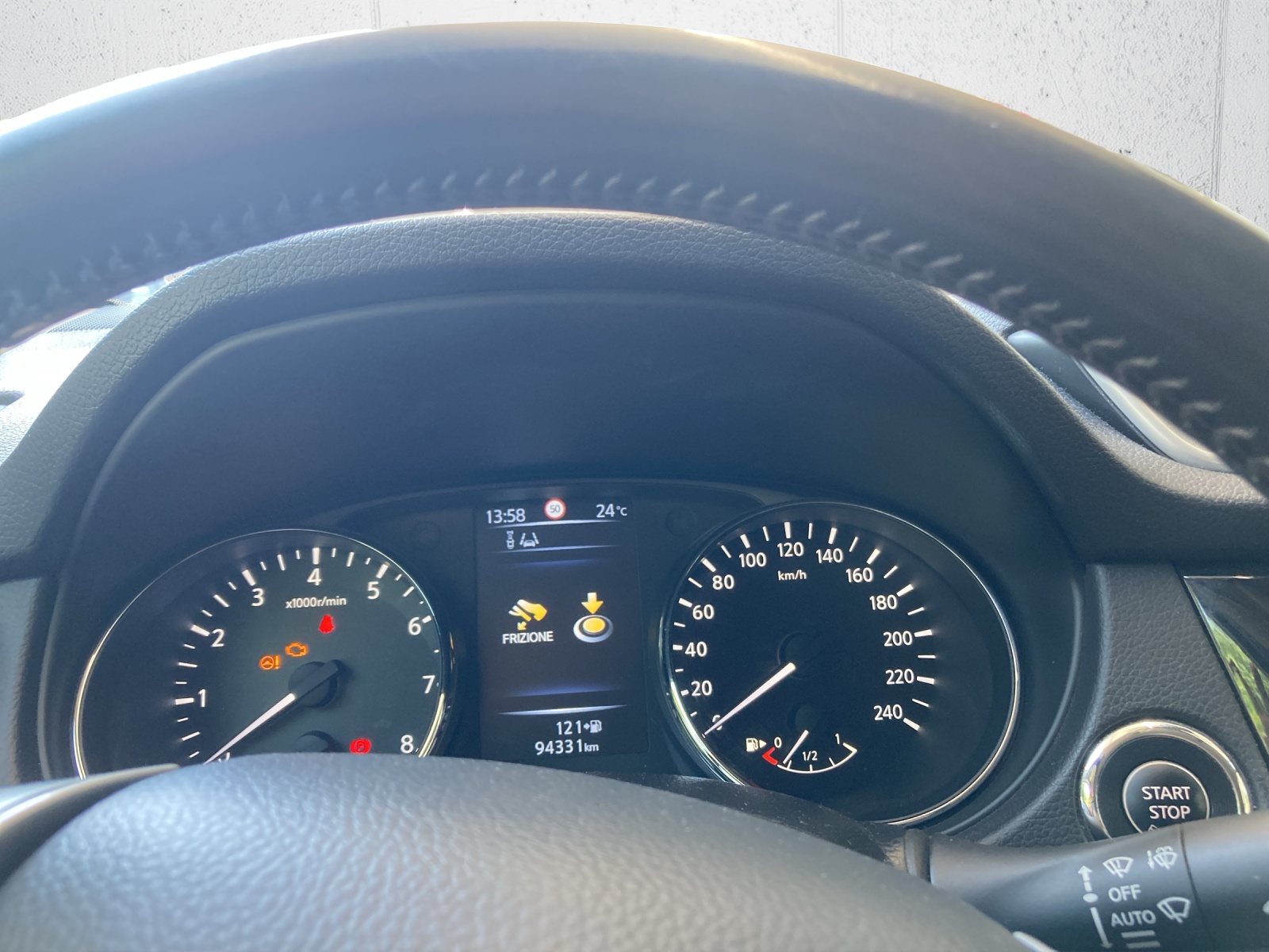 NISSAN Qashqai 1.6 DIG-T Swiss Edition-image-9