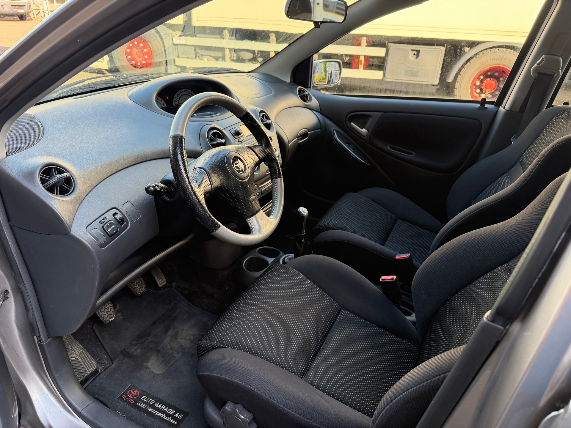TOYOTA Yaris 1.5 TS-image-9