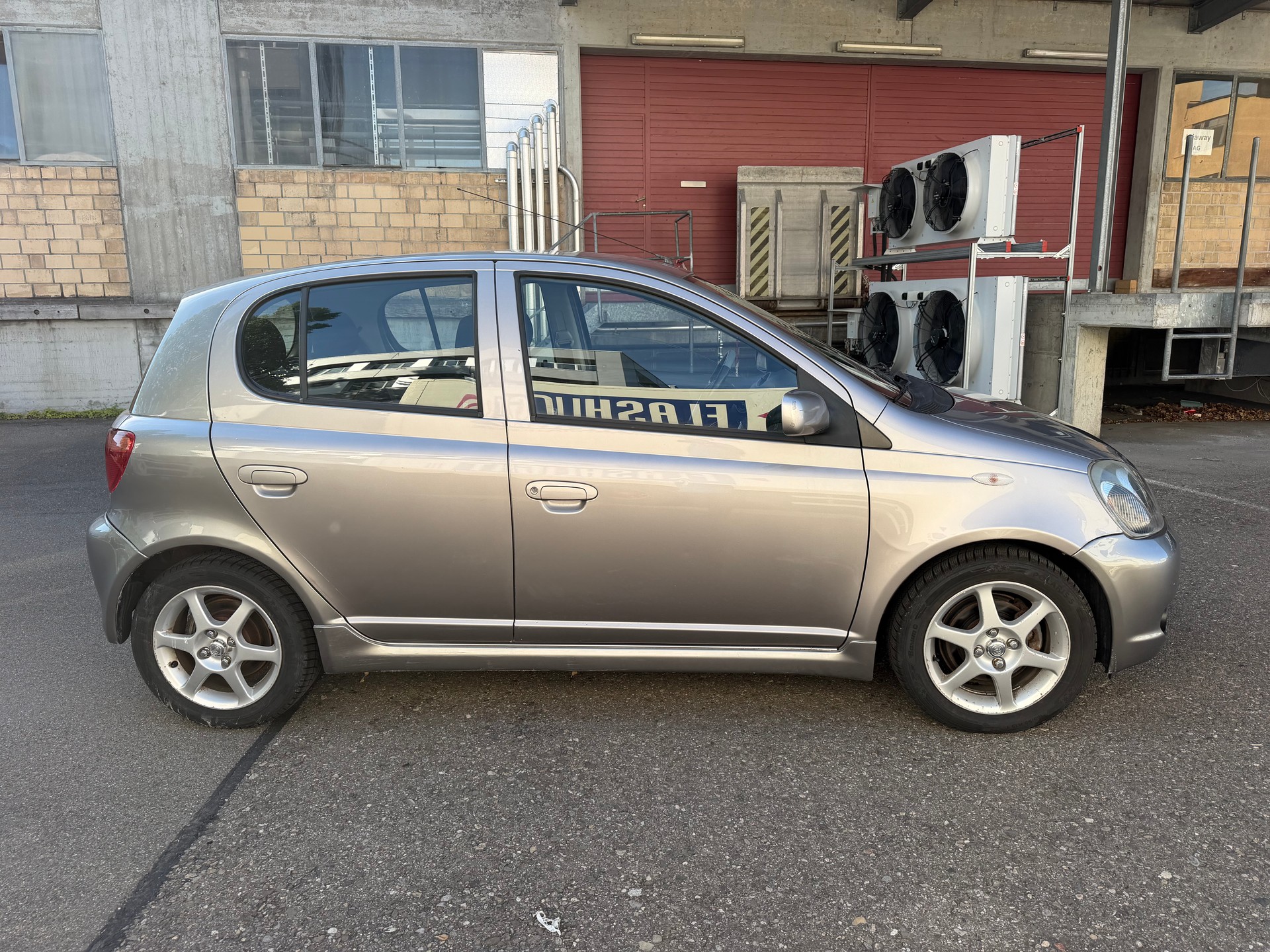 TOYOTA Yaris 1.5 TS-image-4