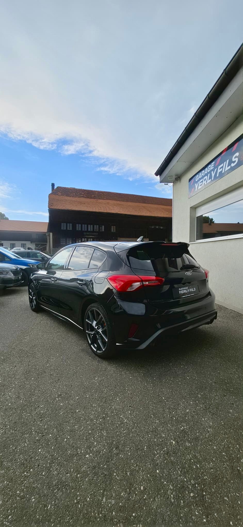 FORD Focus ST 2.3 EcoBoost ST-image-2
