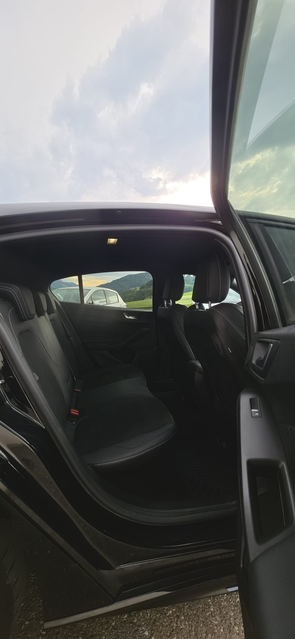 FORD Focus ST 2.3 EcoBoost ST-image-4