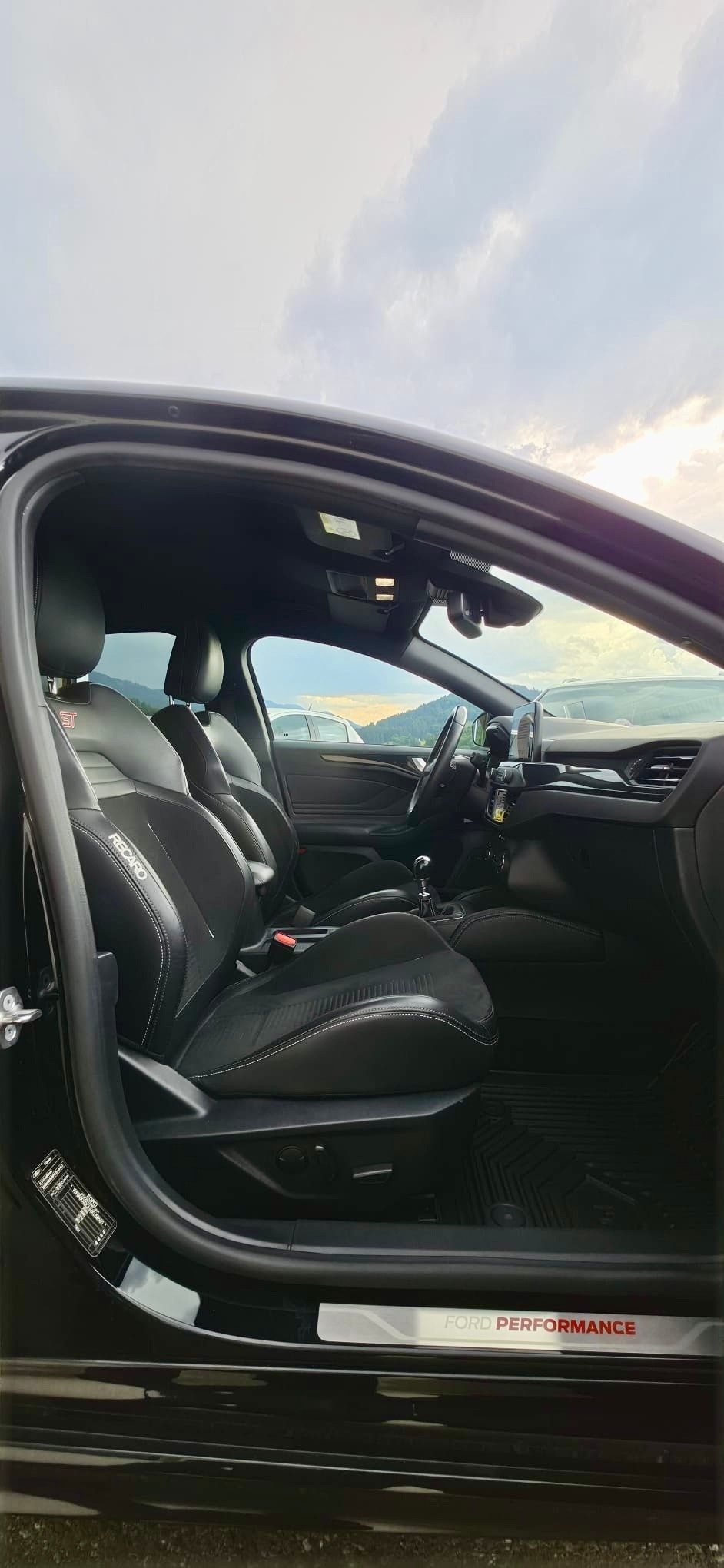 FORD Focus ST 2.3 EcoBoost ST-image-5