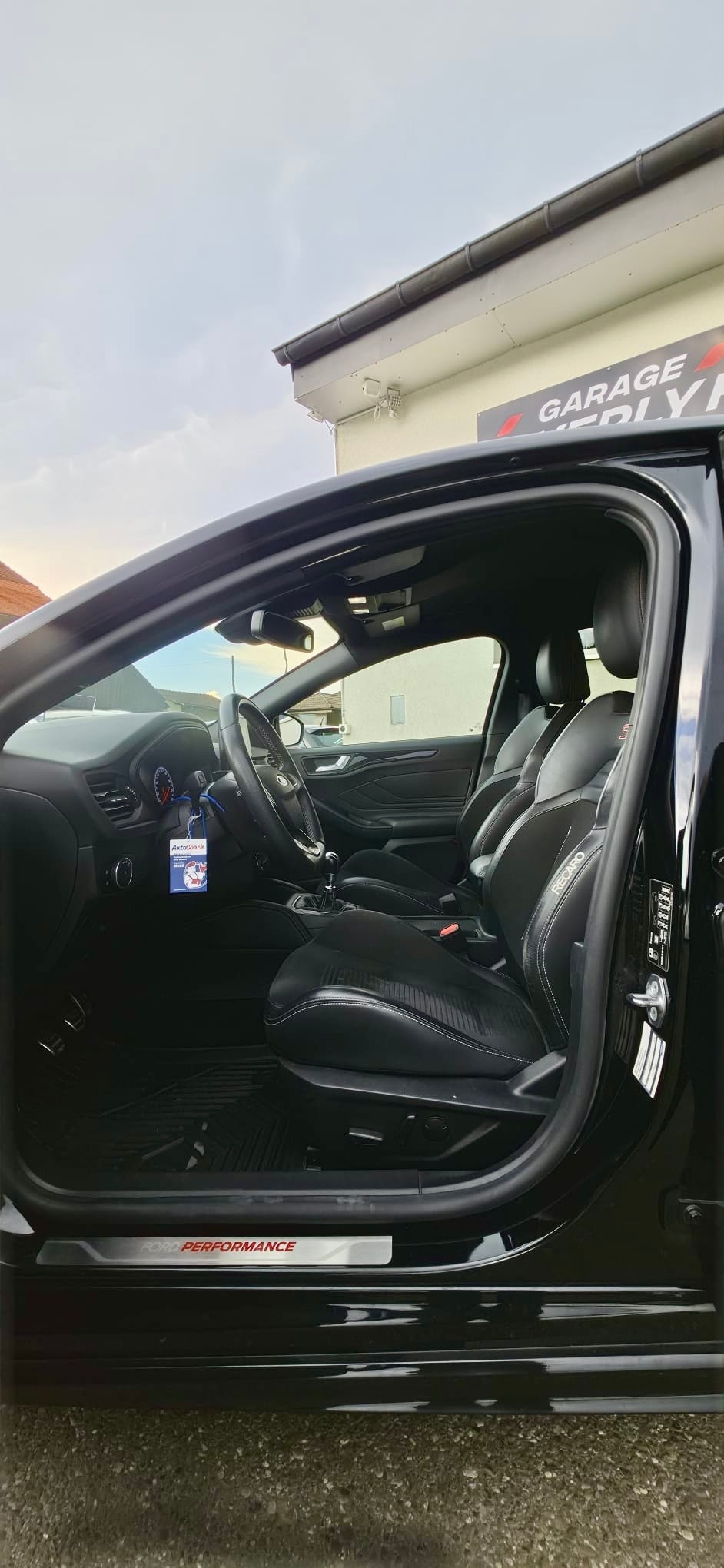 FORD Focus ST 2.3 EcoBoost ST-image-7