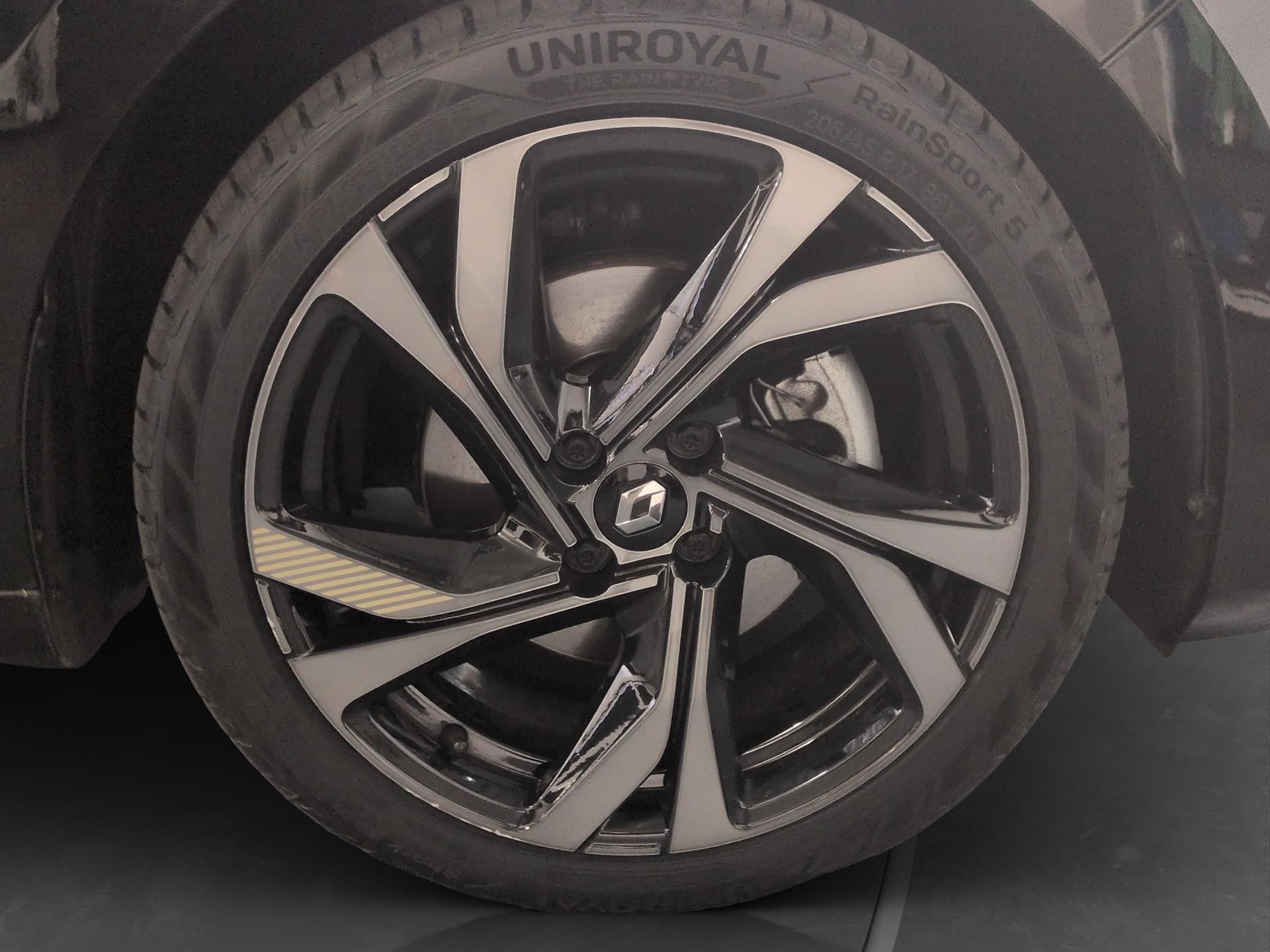 RENAULT Clio 1.6 E-Tech Engineered-image-17
