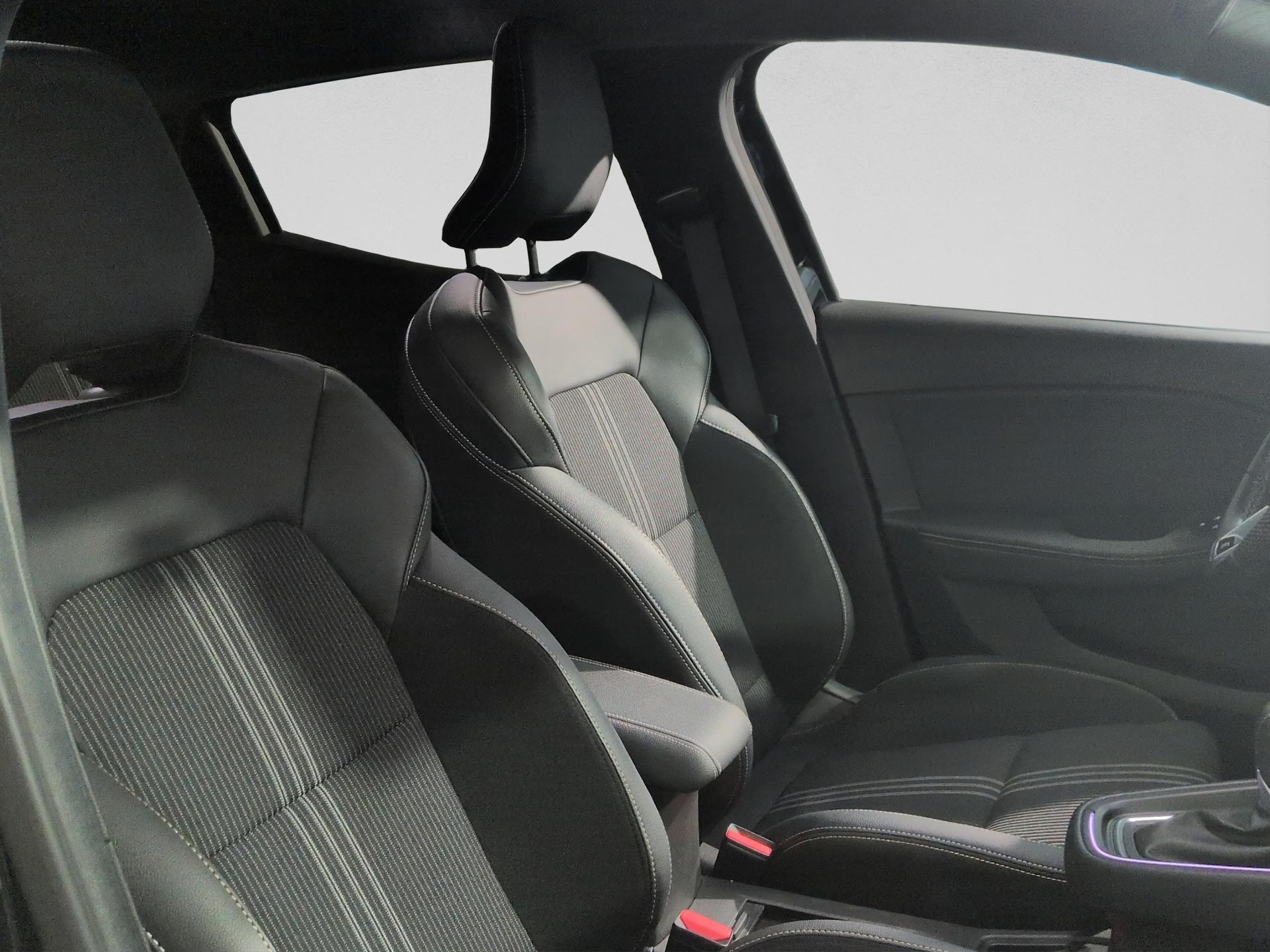 RENAULT Clio 1.6 E-Tech Engineered-image-16