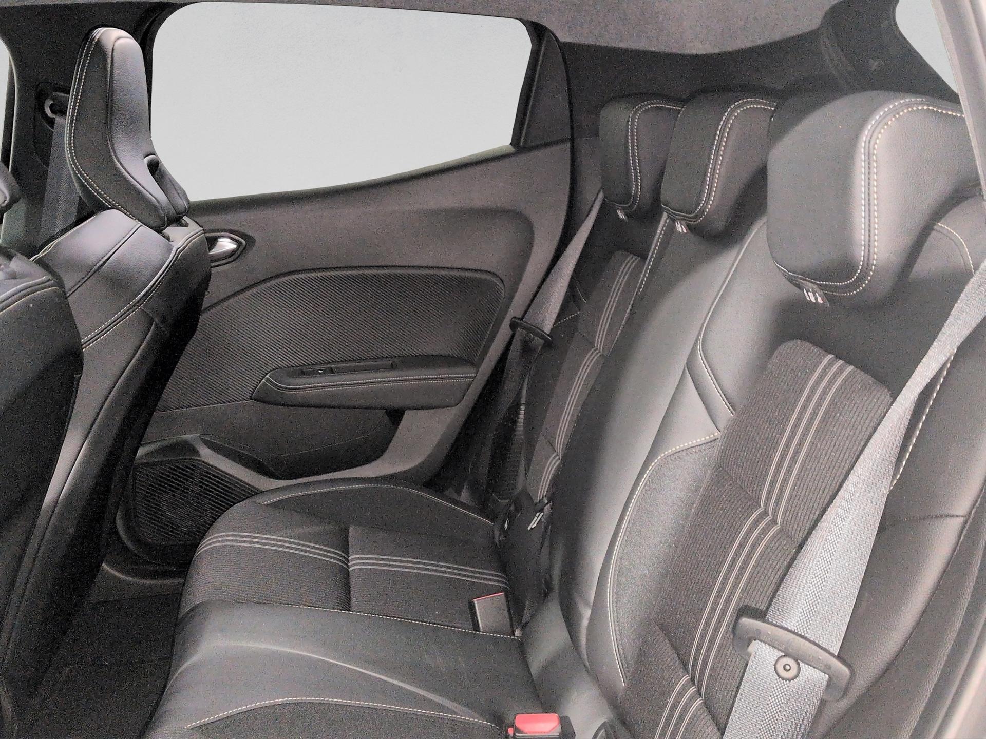 RENAULT Clio 1.6 E-Tech Engineered-image-14