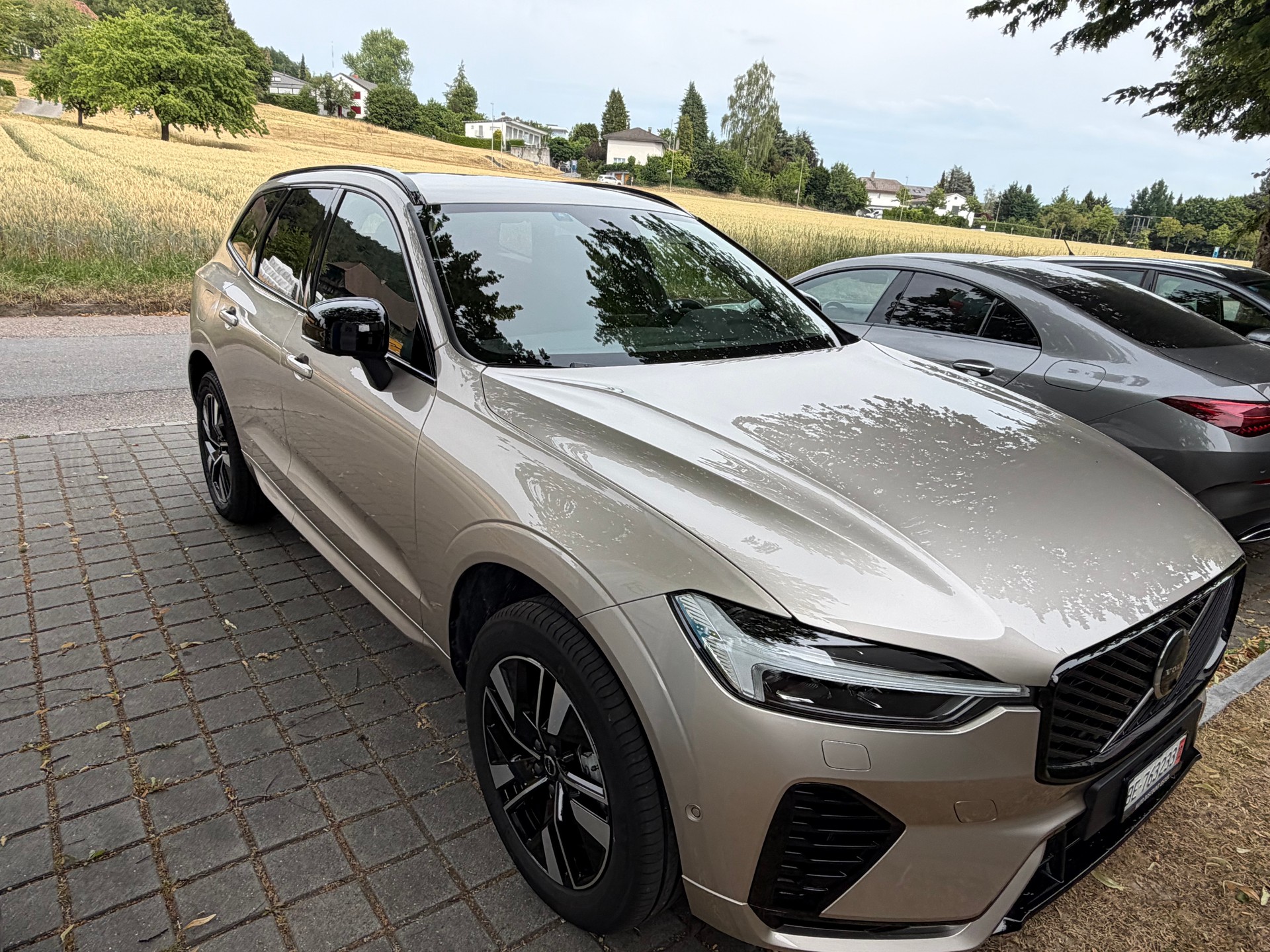 VOLVO Volvo XC60 T6 eAWD PluginHybrid Plus Dark Geartronic-image-1