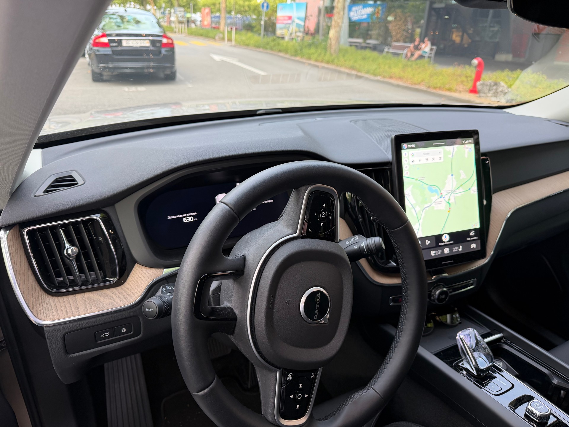 VOLVO Volvo XC60 T6 eAWD PluginHybrid Plus Dark Geartronic-image-4