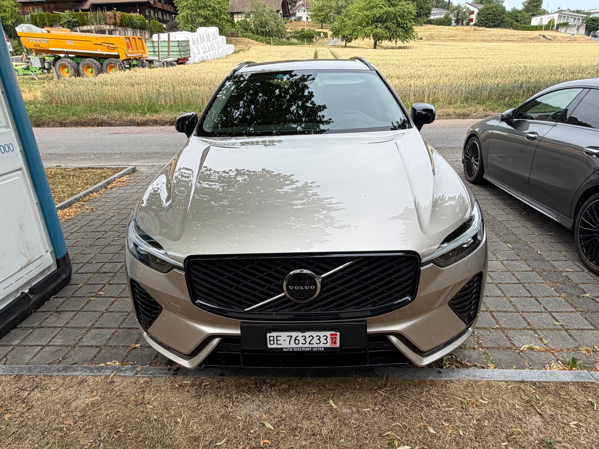 VOLVO Volvo XC60 T6 eAWD PluginHybrid Plus Dark Geartronic-image-0
