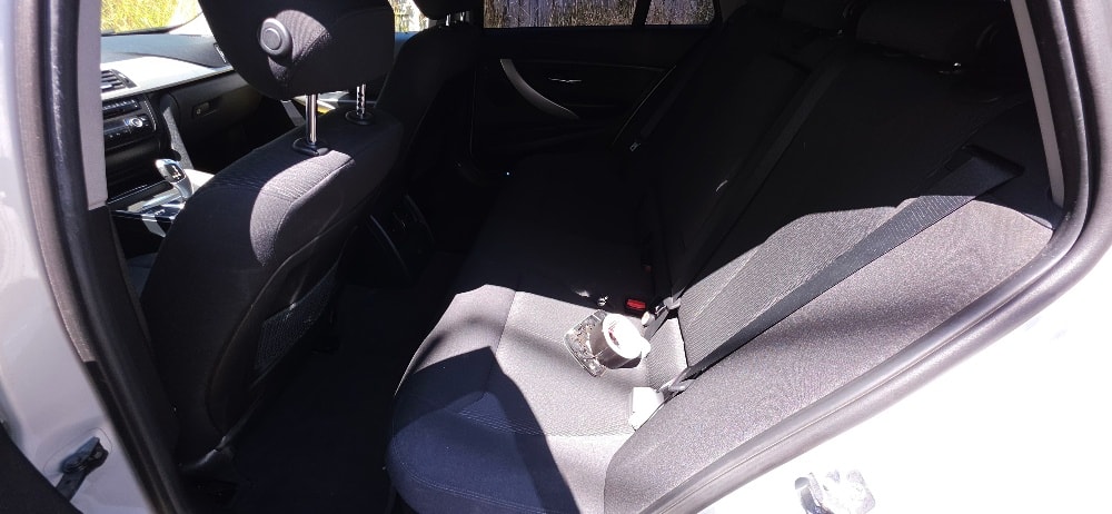 BMW 320i Touring Luxury Line-image-13