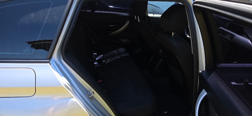 BMW 320i Touring Luxury Line-image-9