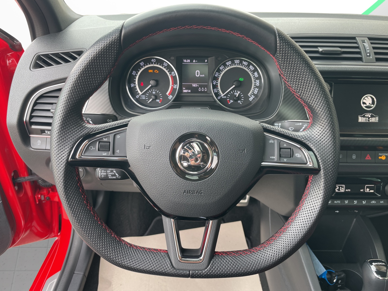 SKODA Fabia 1.0 TSI Monte Carlo DSG-image-8