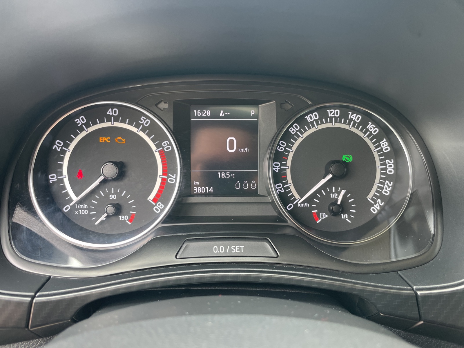 SKODA Fabia 1.0 TSI Monte Carlo DSG-image-9
