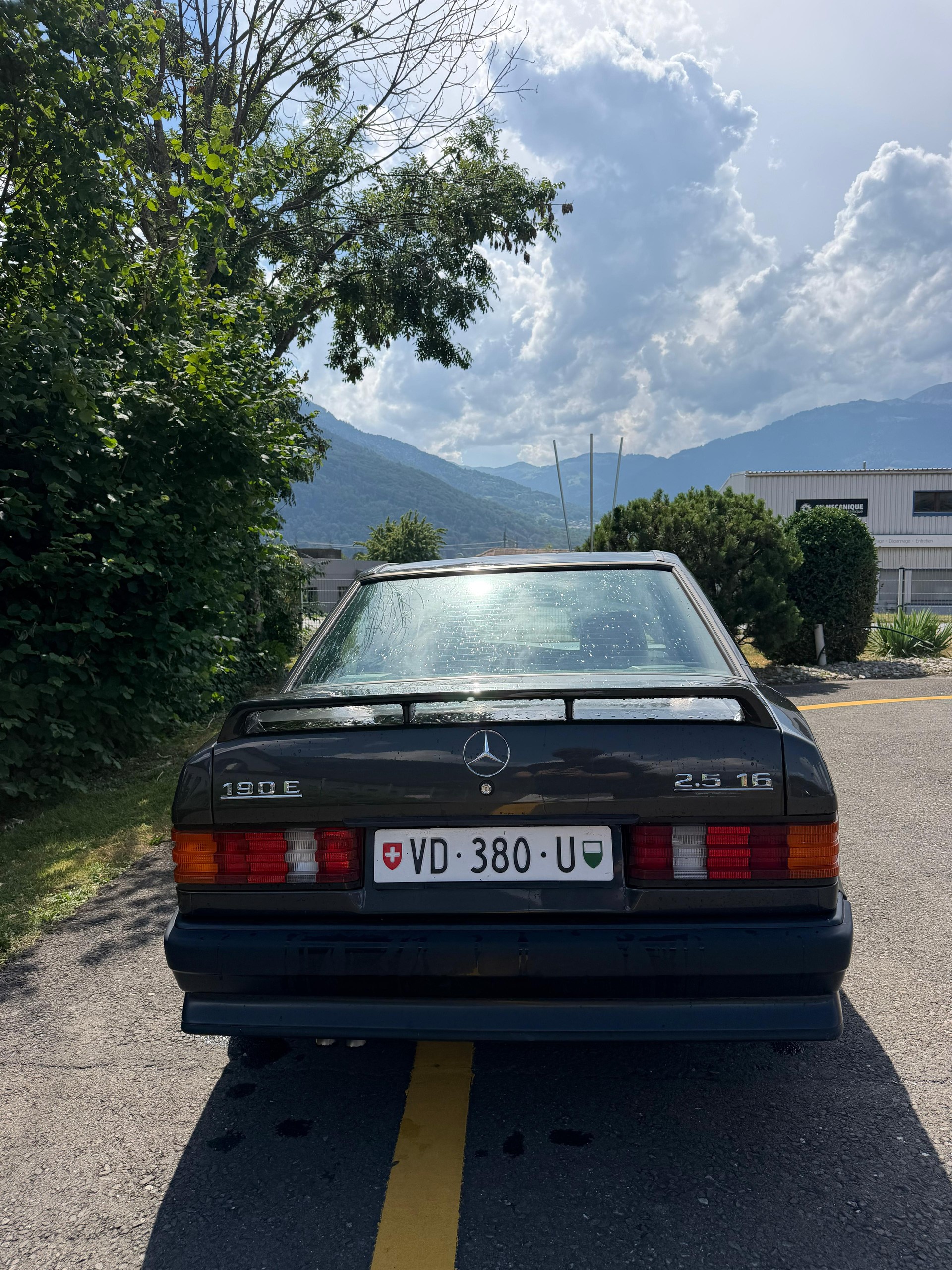 MERCEDES-BENZ 190 E 2.5-16-image-6