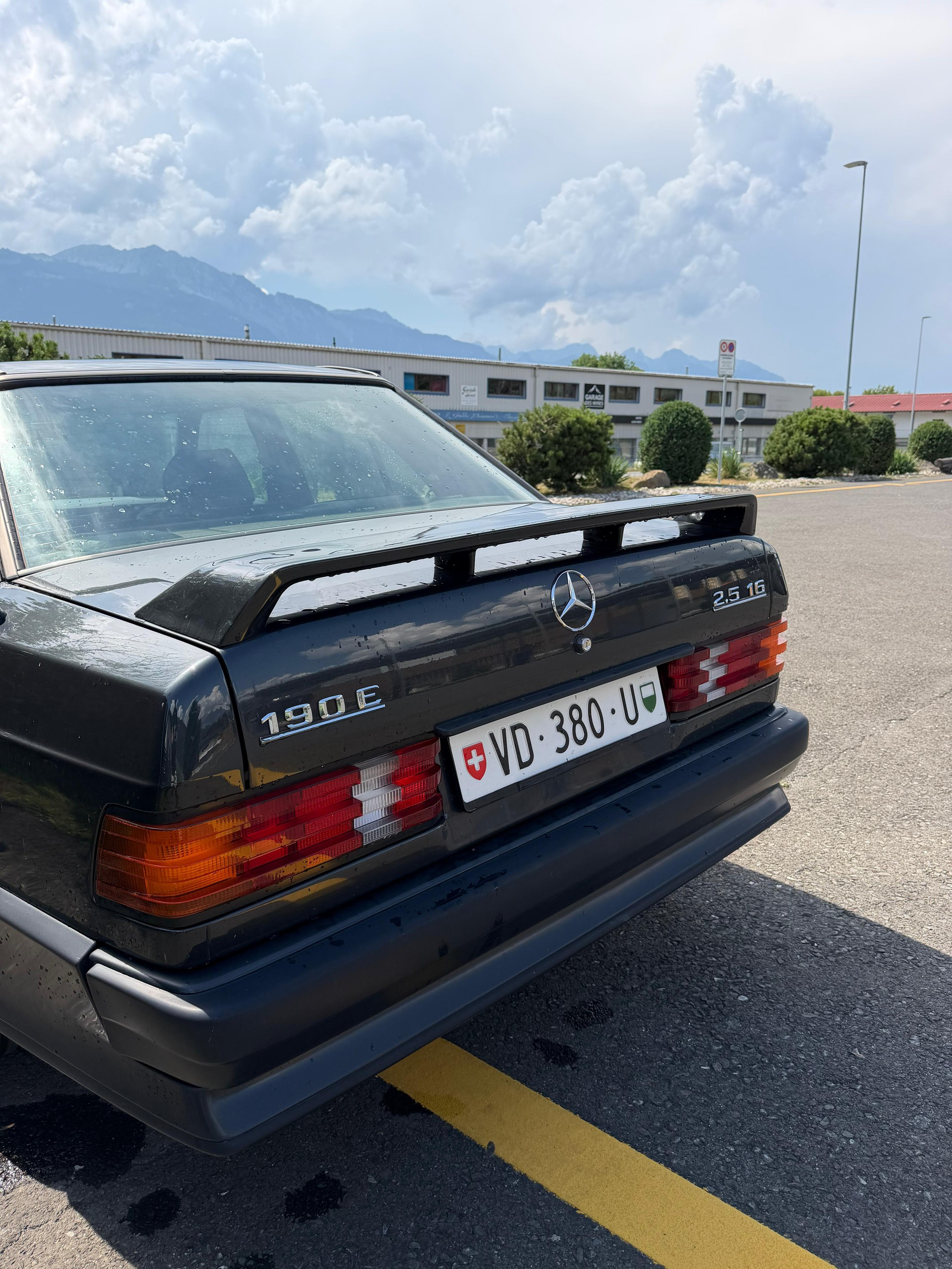 MERCEDES-BENZ 190 E 2.5-16-image-5
