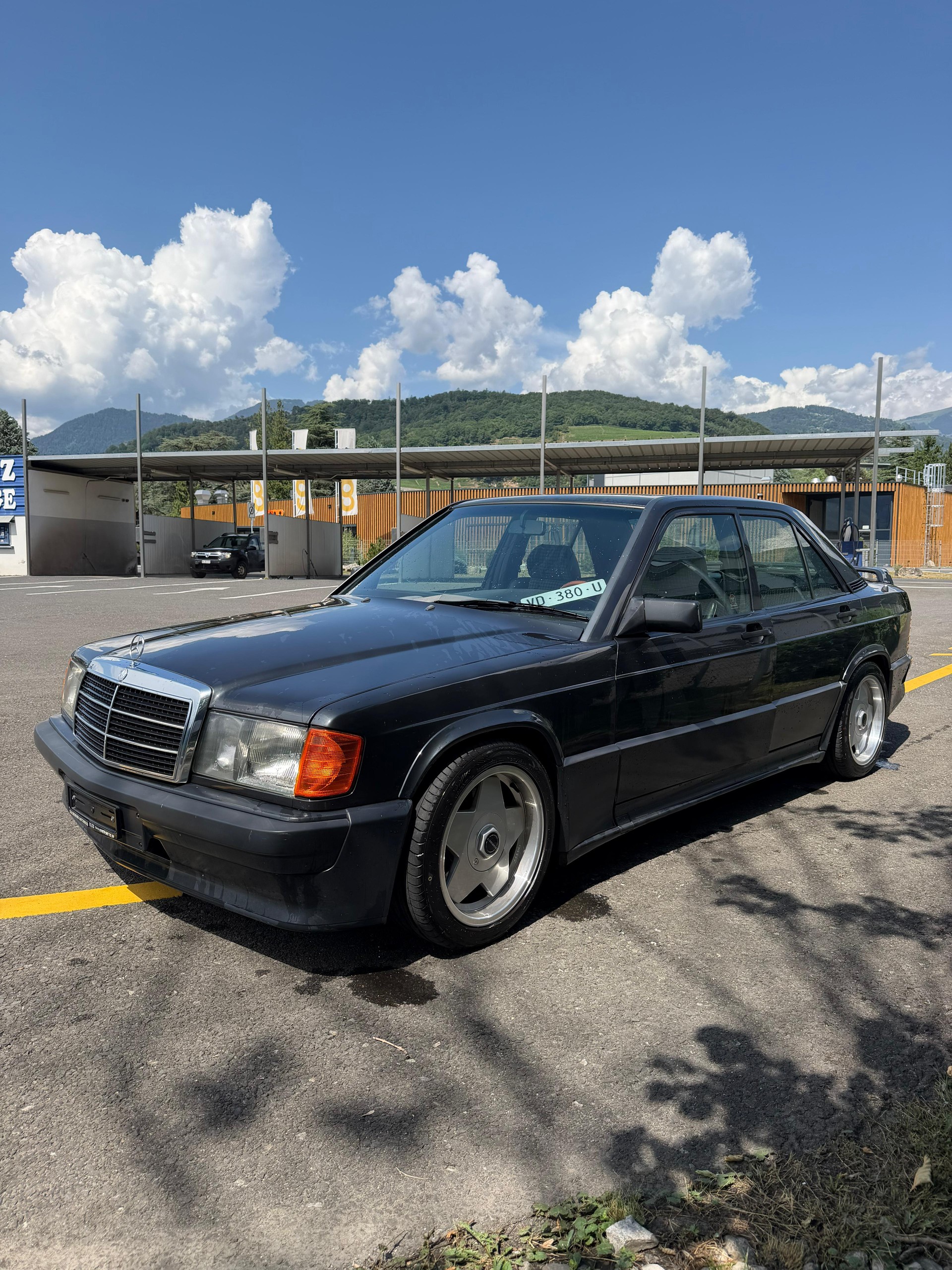 MERCEDES-BENZ 190 E 2.5-16-image-0