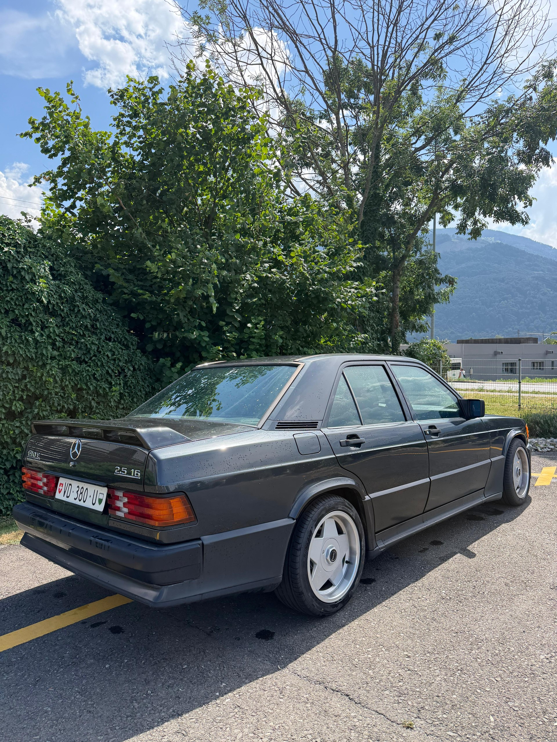 MERCEDES-BENZ 190 E 2.5-16-image-4