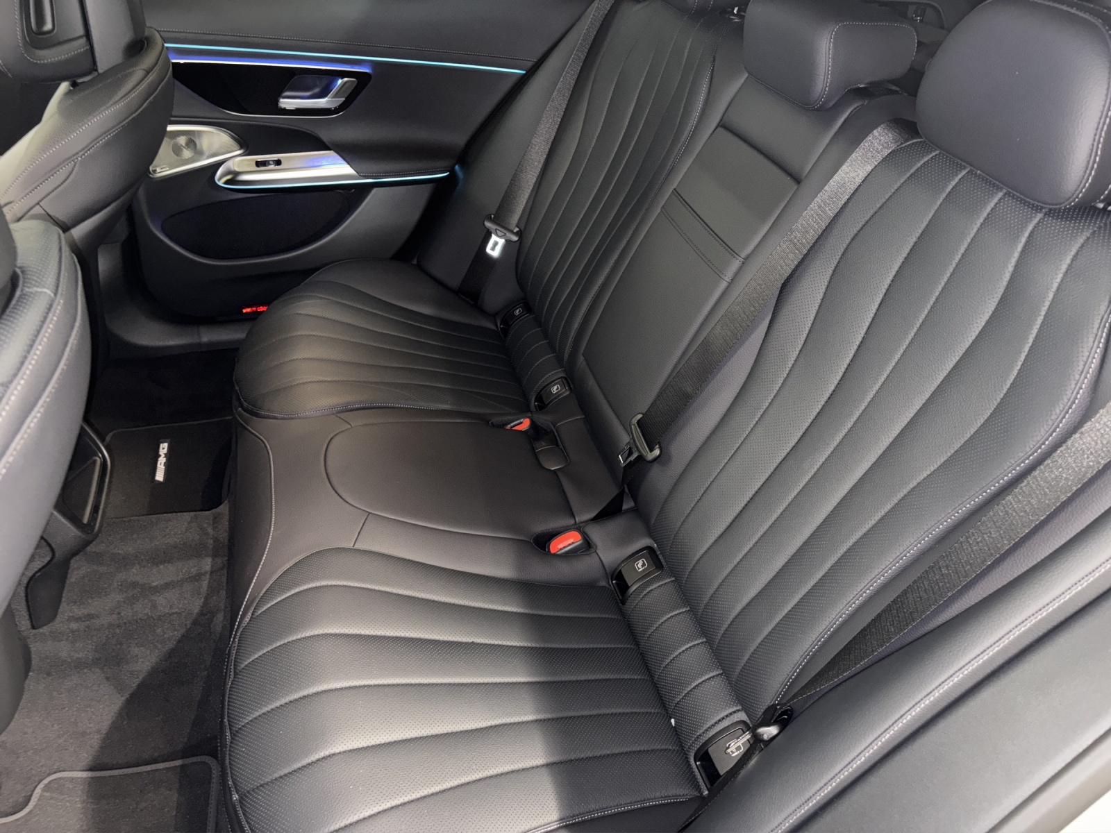 MERCEDES-BENZ E 200 4M Break-image-10