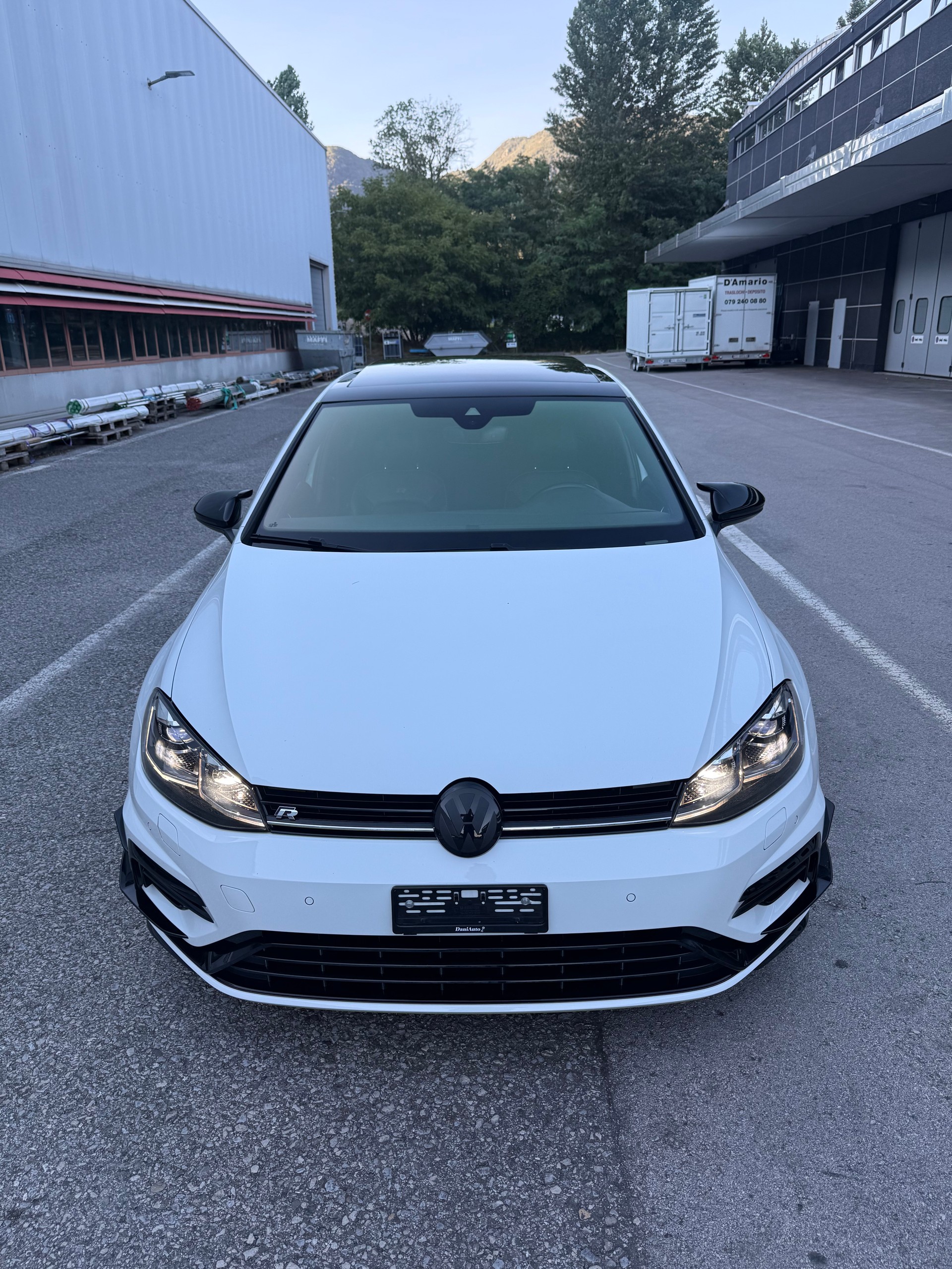 VW Golf 2.0 TSI R 4Motion DSG-image-0