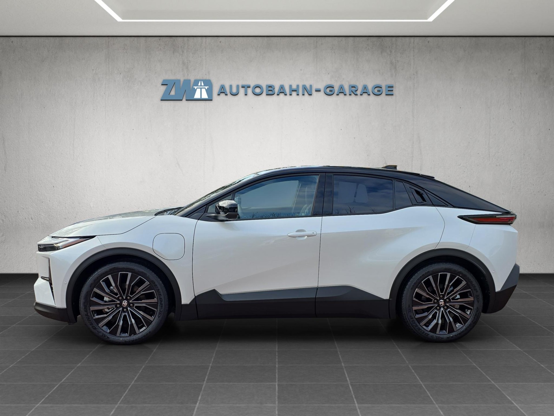 TOYOTA C-HR+ Premium AWD-image-1