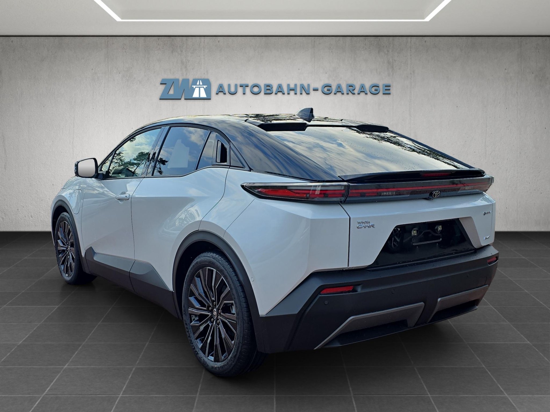TOYOTA C-HR+ Premium AWD-image-2