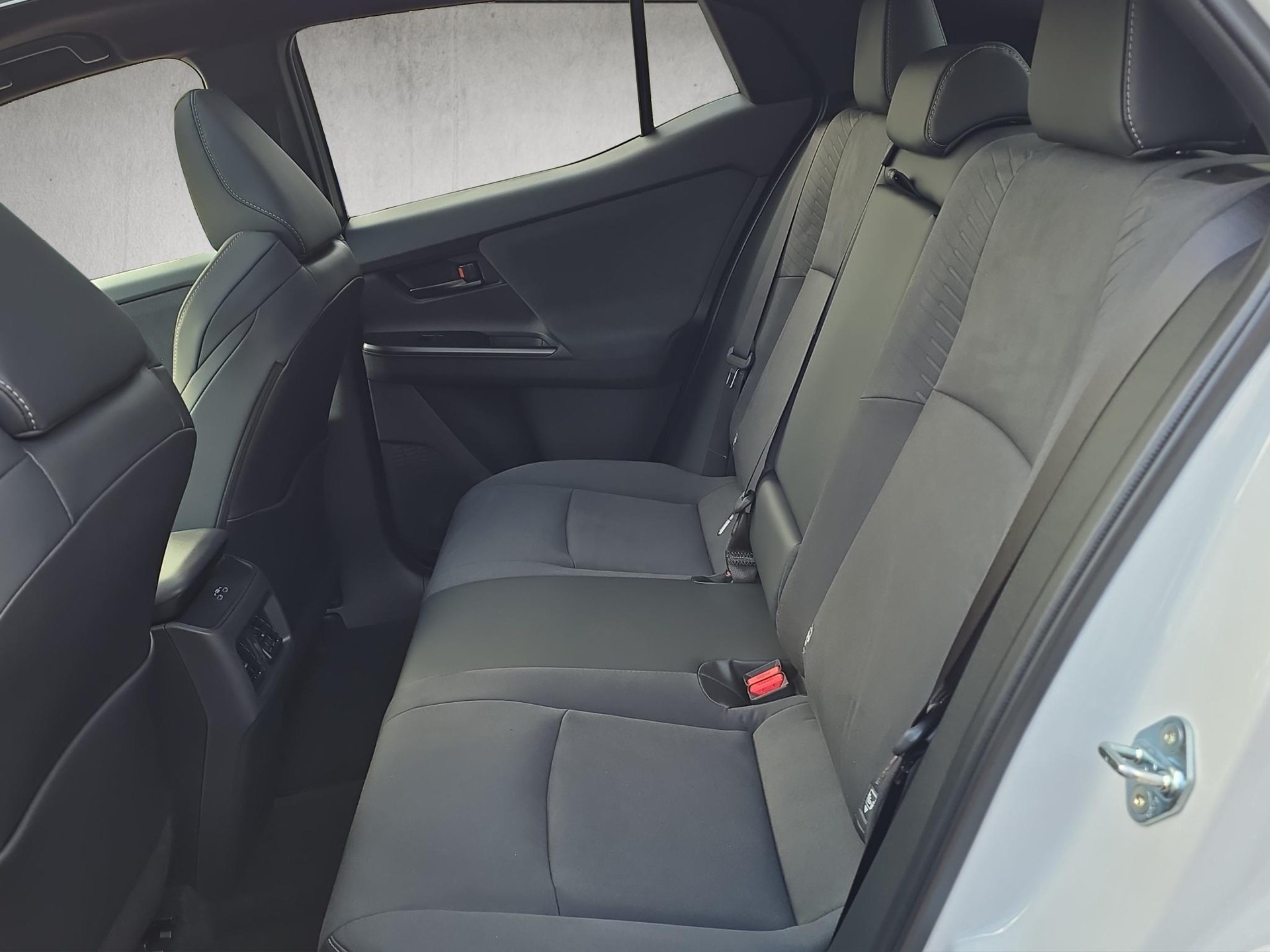 TOYOTA C-HR+ Premium AWD-image-11