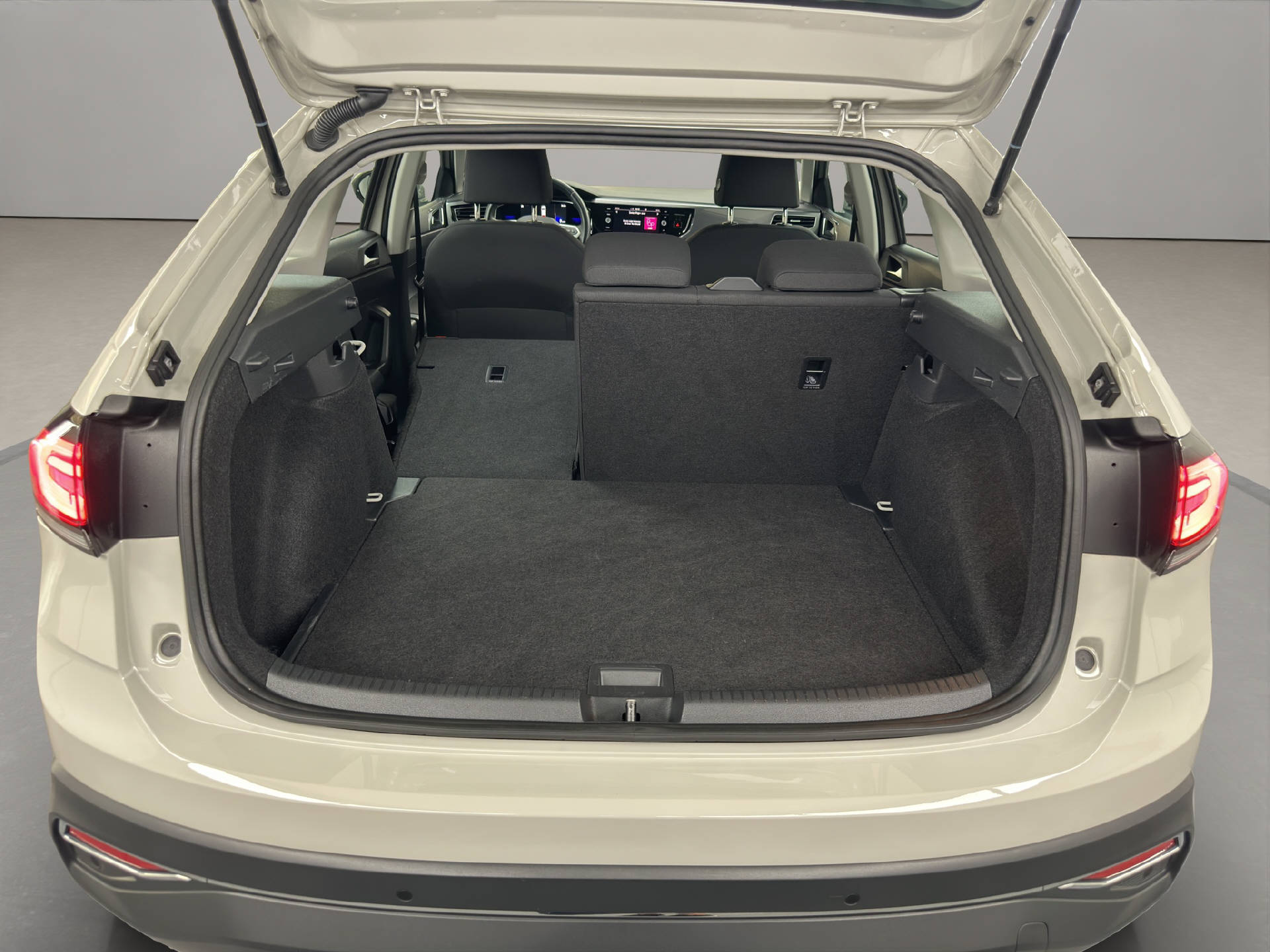 VW Taigo 1.0 TSI Style DSG-image-11