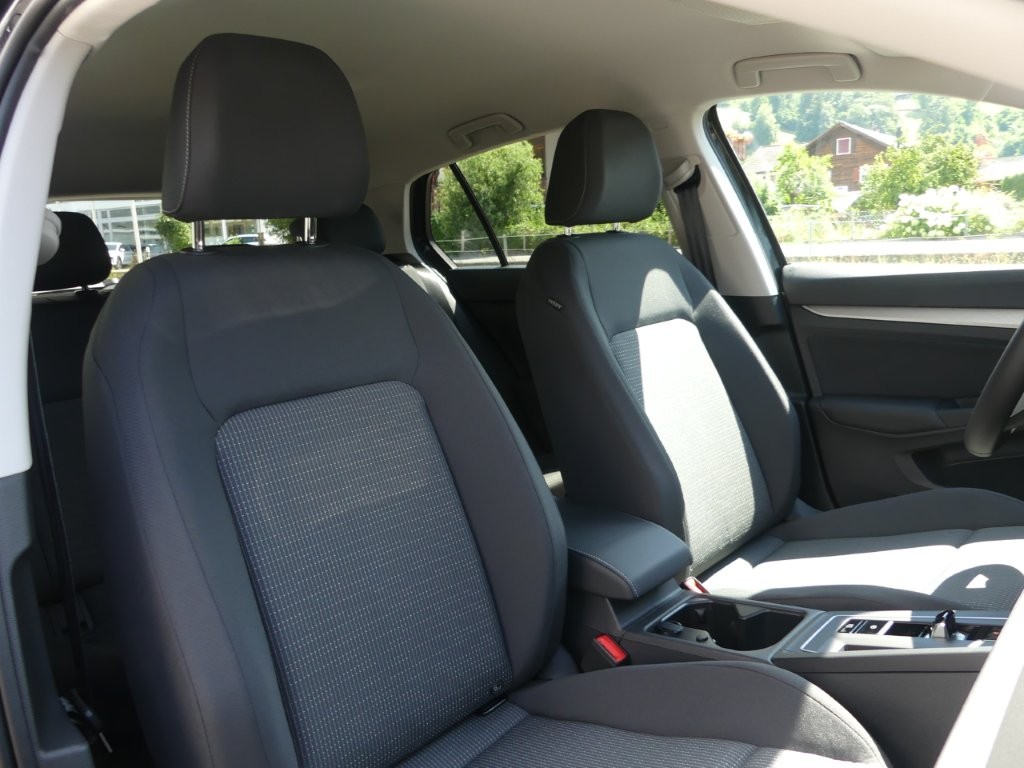 VW Golf 1.5 e TSI mHEV Value DSG-image-10