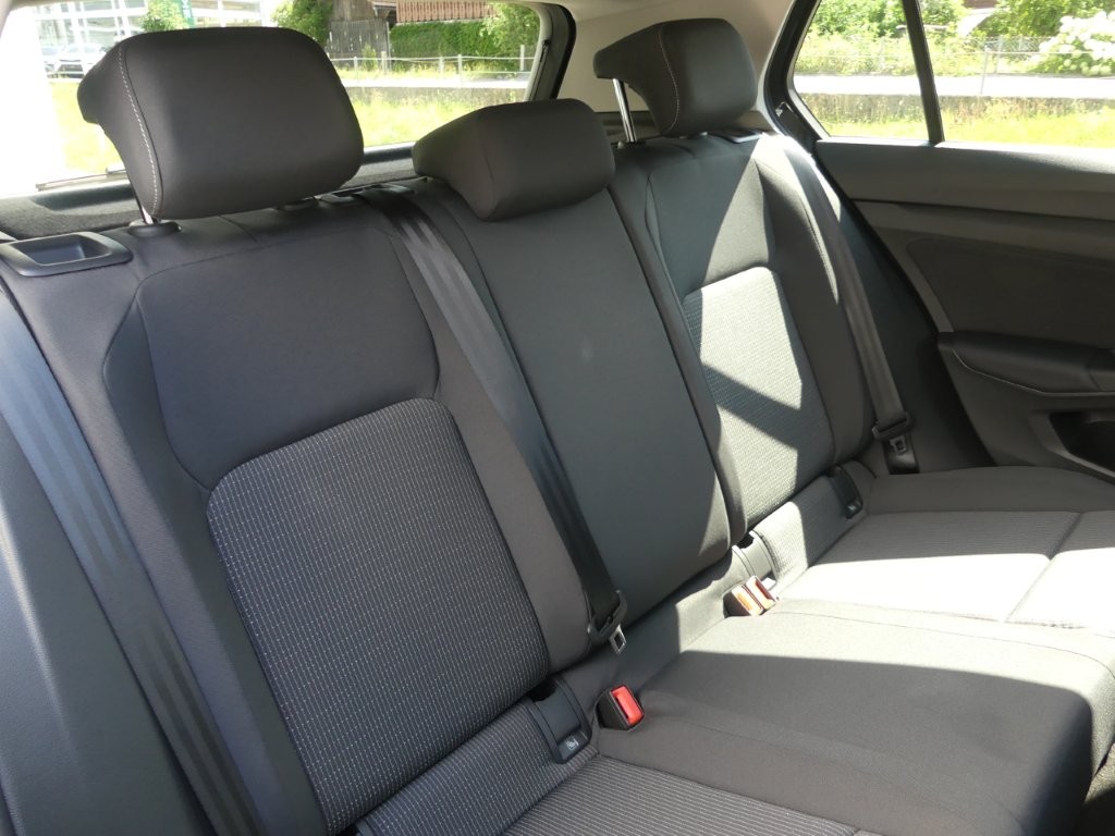 VW Golf 1.5 e TSI mHEV Value DSG-image-12