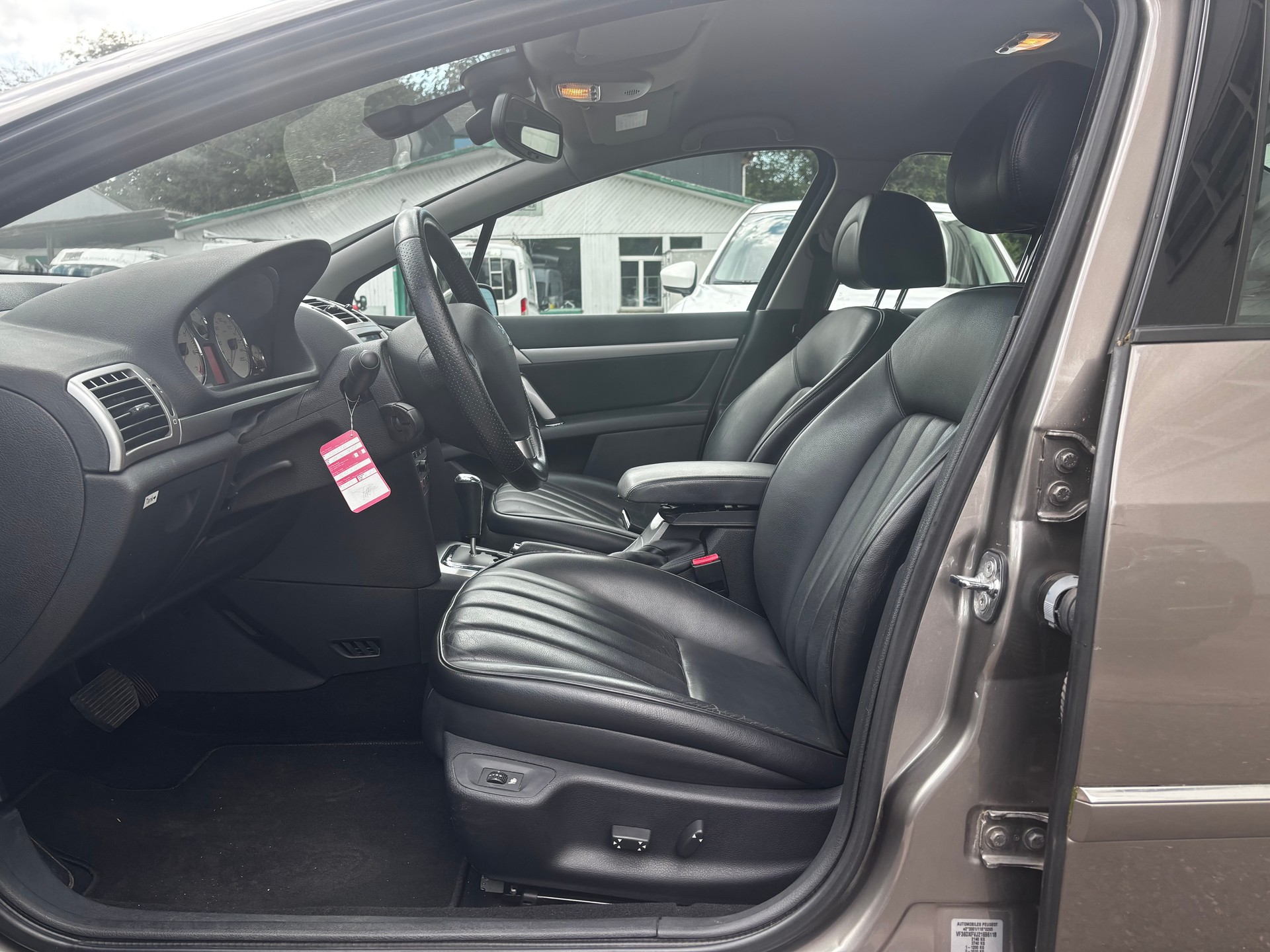 PEUGEOT 407 3.0 Platinium Edition Automatic-image-8