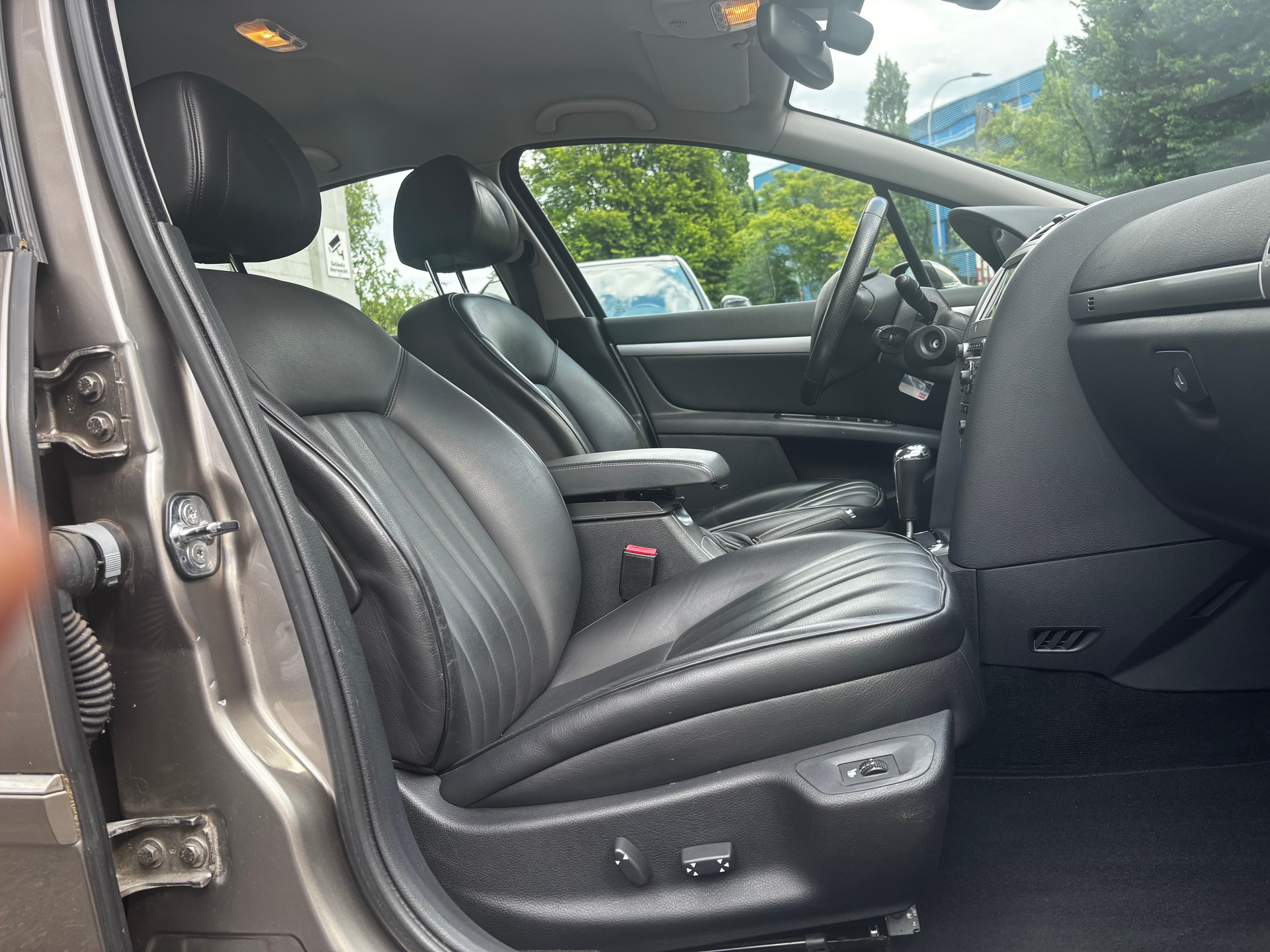 PEUGEOT 407 3.0 Platinium Edition Automatic-image-14