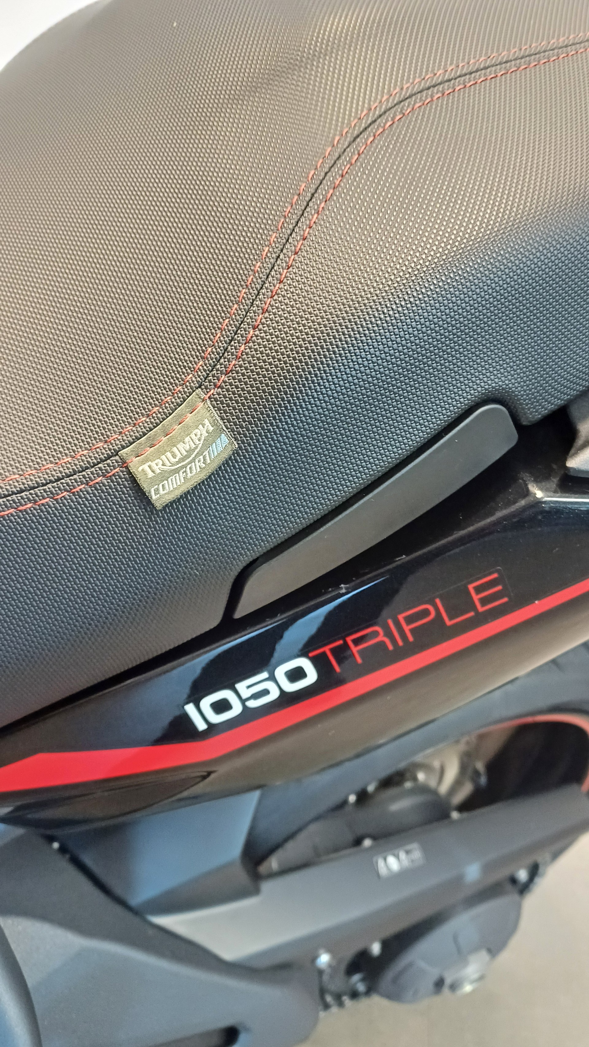TRIUMPH Tiger Sport 1050 ABS-image-9