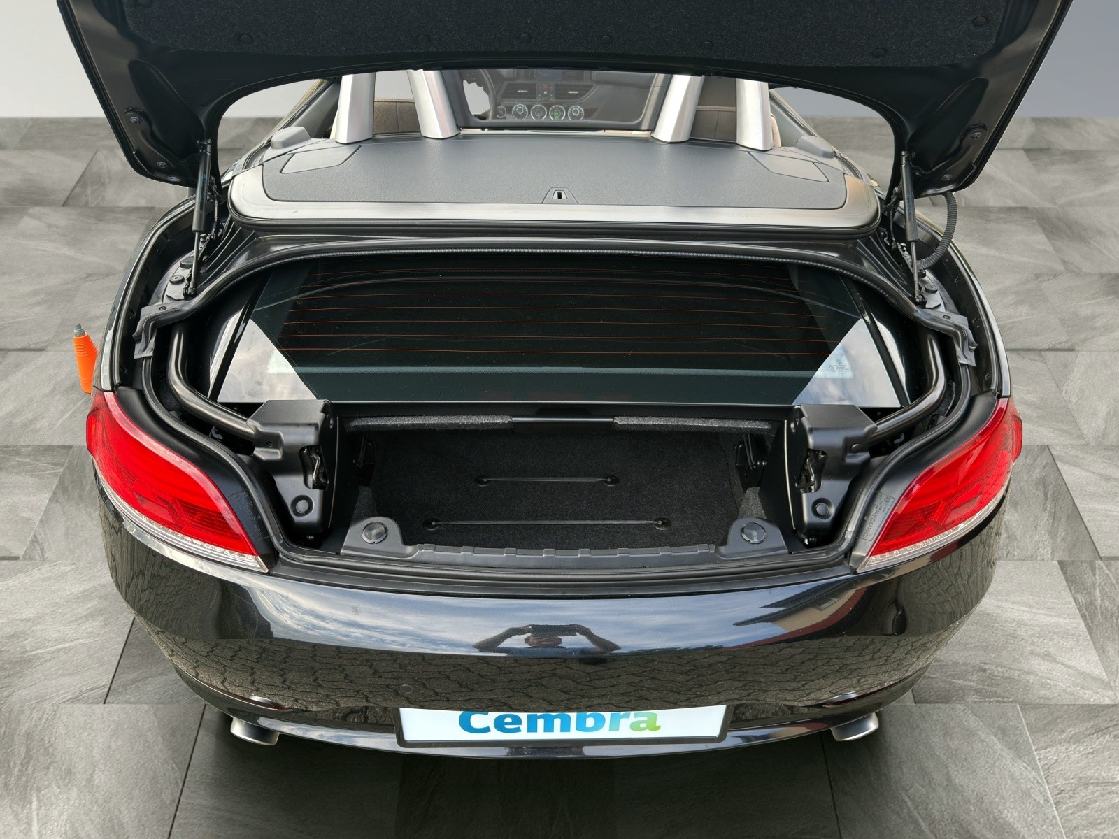 BMW Z4 35i sDrive DK Roadster-image-13