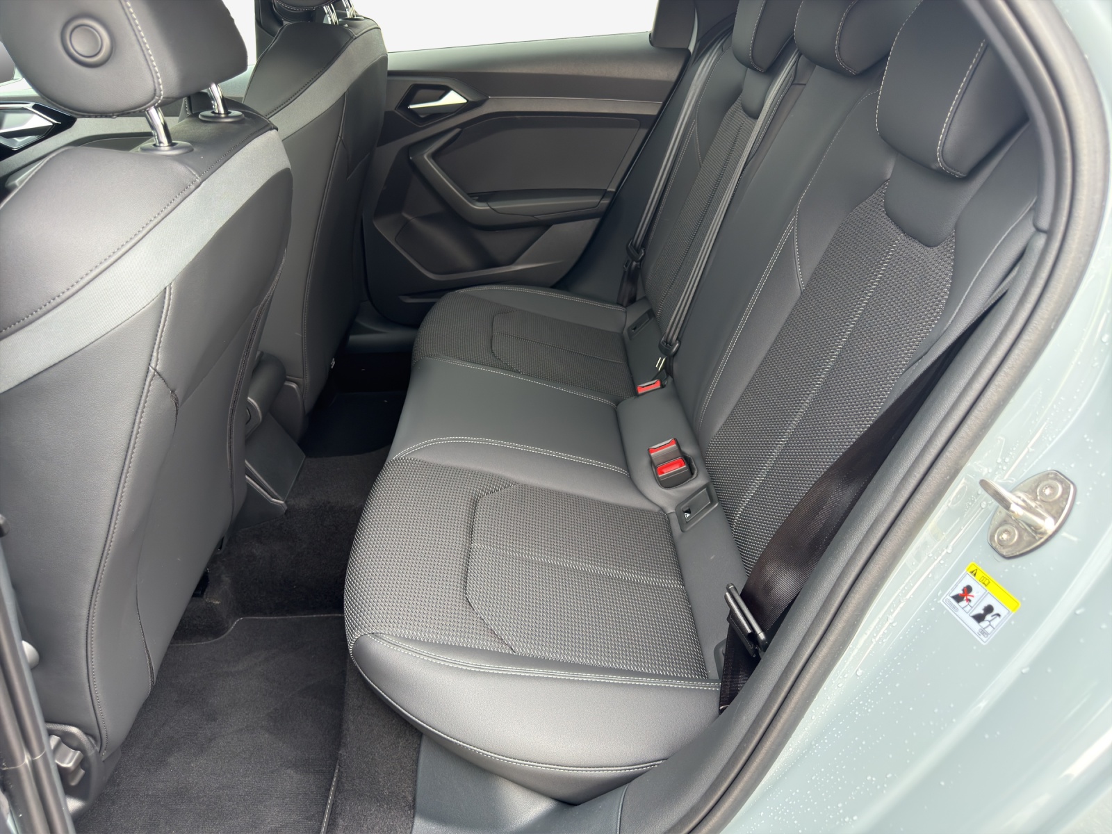 AUDI A1 Sportback 35 TFSI S Line S-tronic-image-11